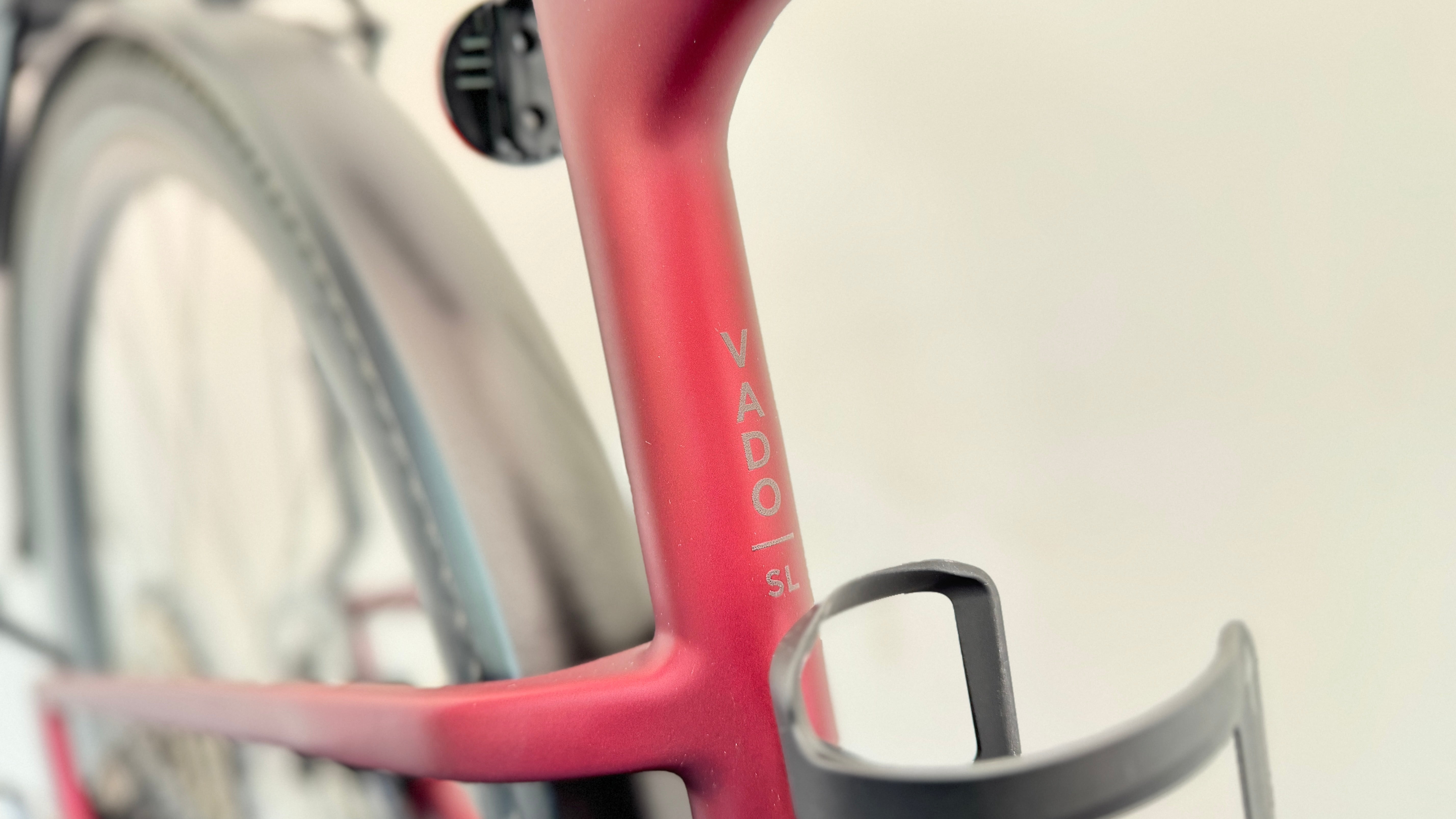 2025 Specialized Turbo Vado SL 2 6.0 MEDIUM EQ Carbon Electric bike Only 330 mi