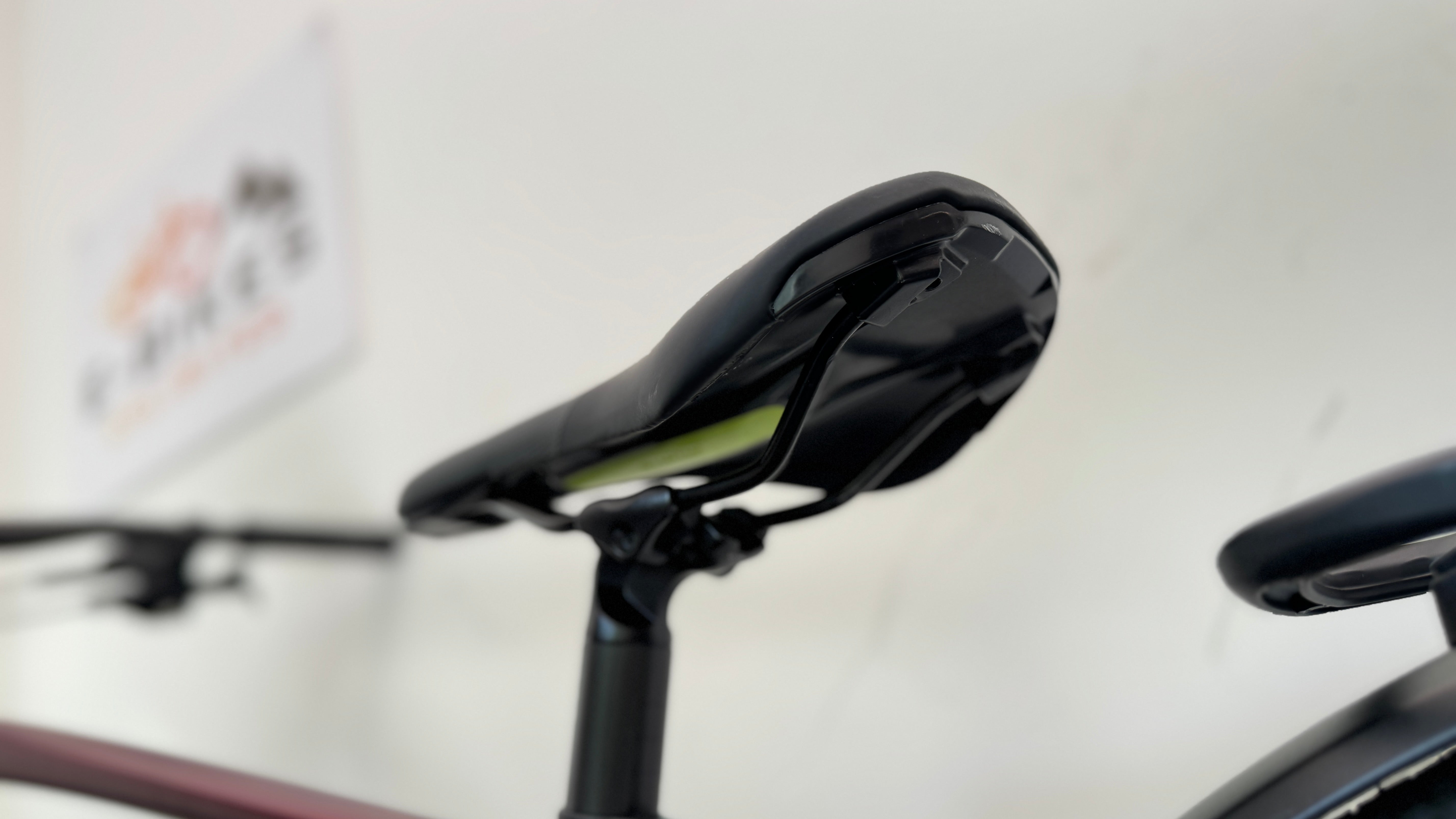 2025 Specialized Turbo Vado SL 2 6.0 MEDIUM EQ Carbon Electric bike Only 330 mi