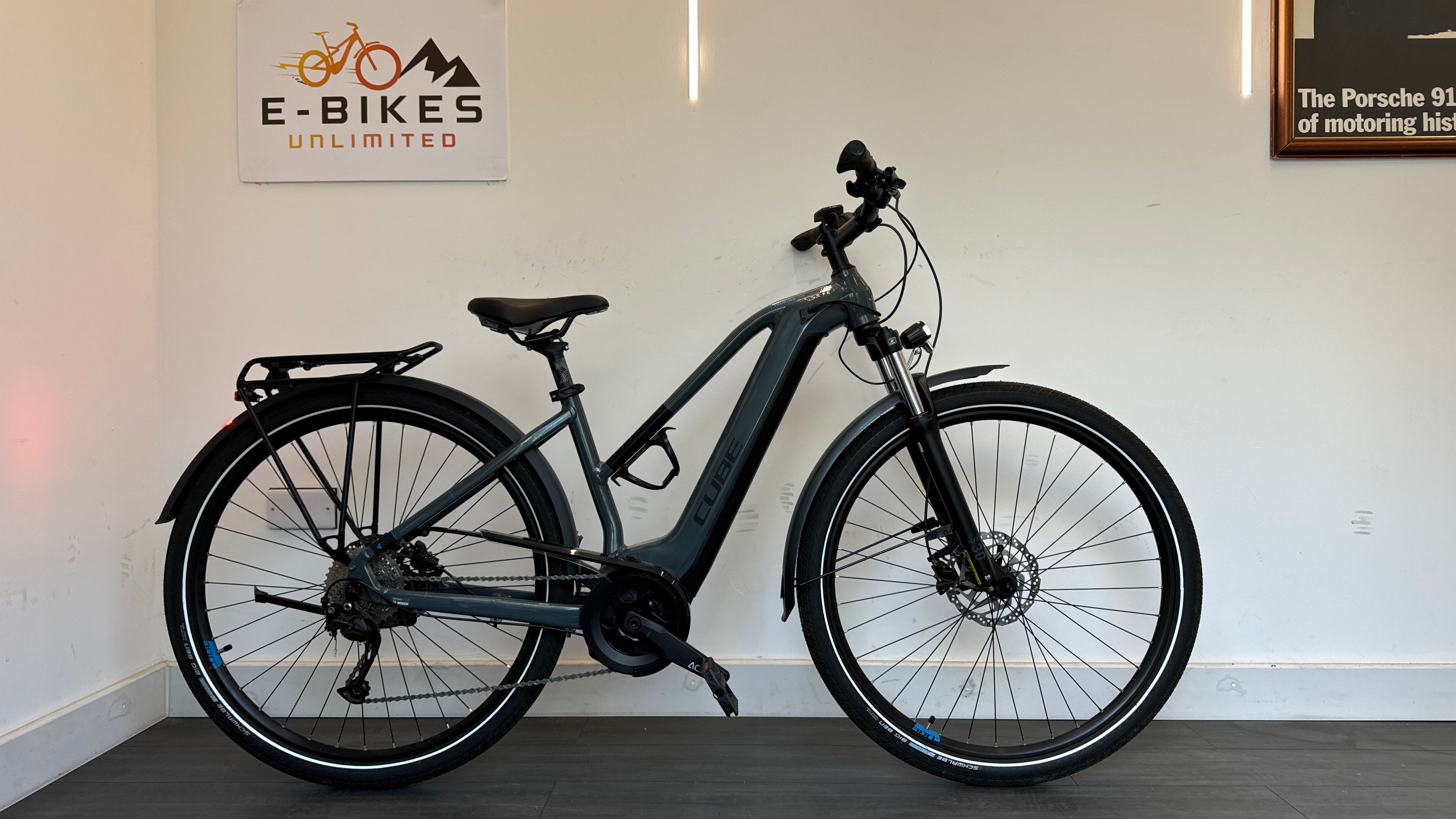 Cube Touring Hybrid Pro 625 MEDIUM Low Step Through Hybrid eBike GREY 119 miles only