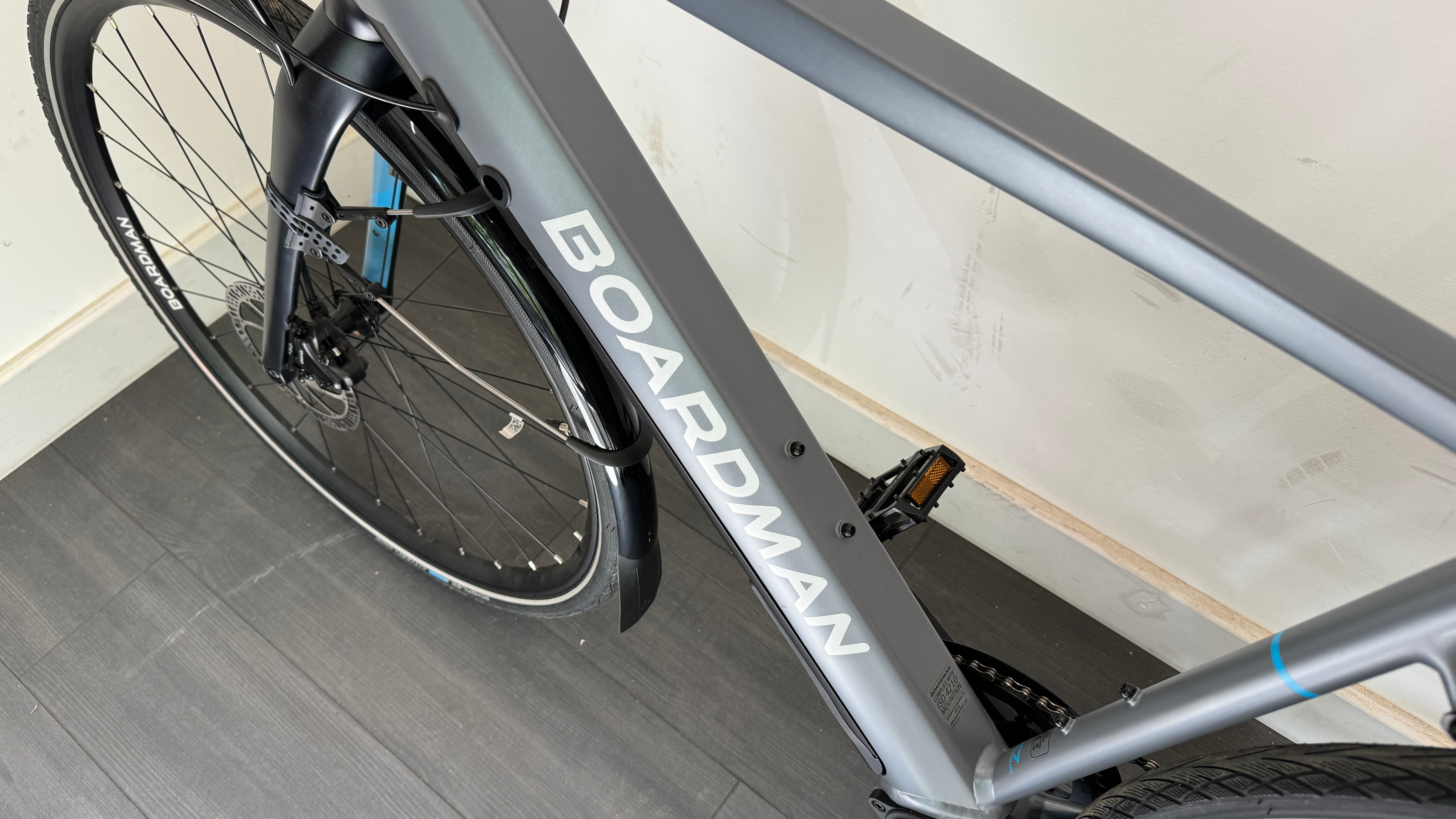 Boardman HYB 8.9e Hybrid Electric Bike LARGE 54cm Excellent condition