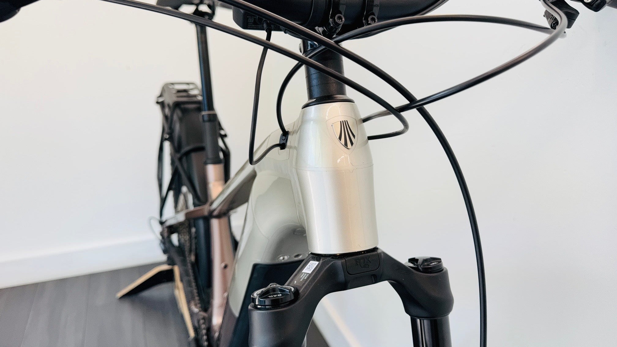 2025 TREK Powerfly+ 8 Gen 5 LARGE 800Wh Purion 400 Electric Mountain Bike Bosch 120Nm in Satin Lunar Silver and Bronze