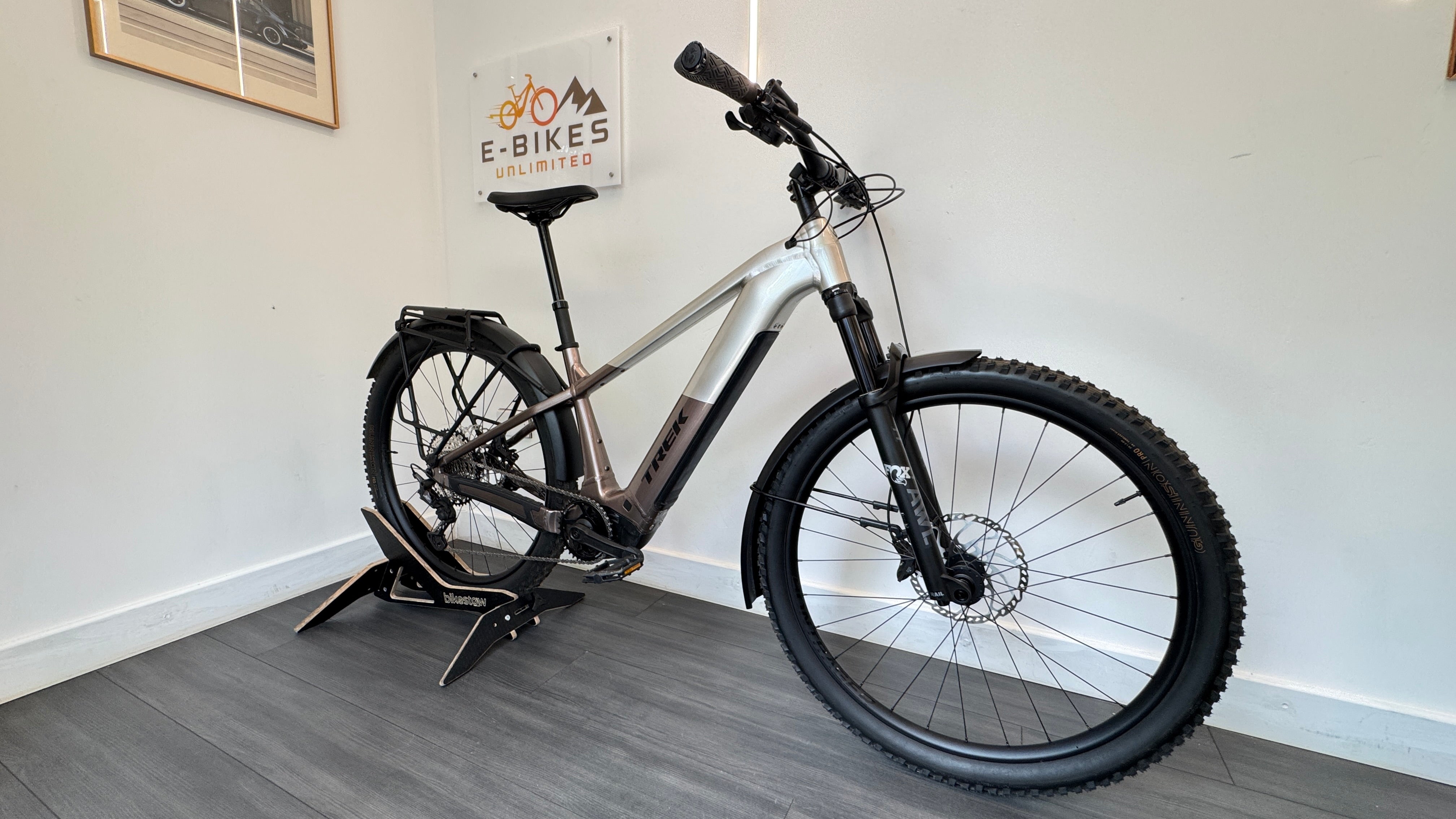 2025 TREK Powerfly+ 8 Gen 5 LARGE 800Wh Purion 400 Electric Mountain Bike Bosch 120Nm in Satin Lunar Silver and Bronze
