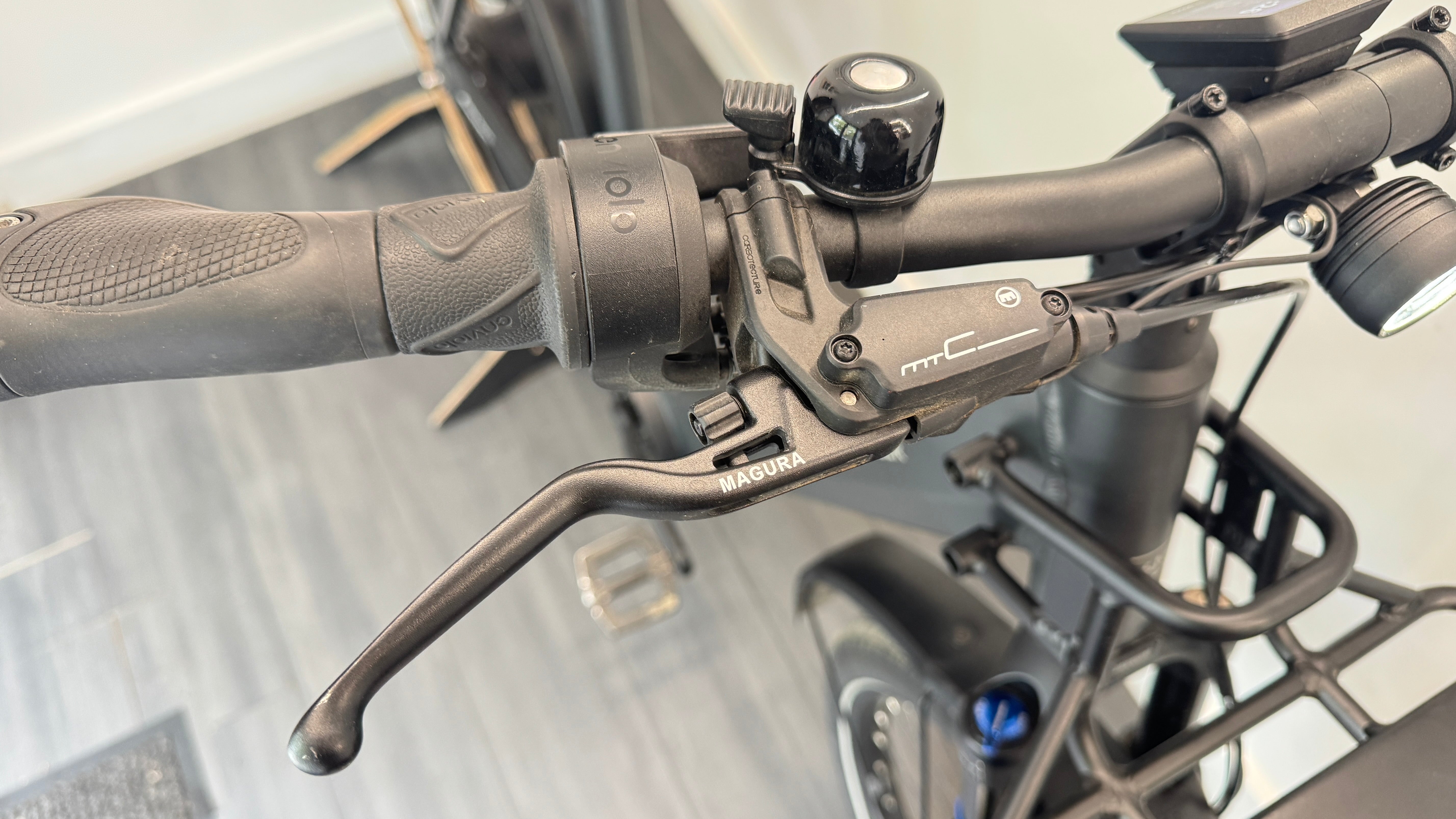 Riese and Muller Nevo 4 utility grey matt 51cm Medium/Large 750Wh Battery Bosch ABS Kiox Cockpit Front Carrier