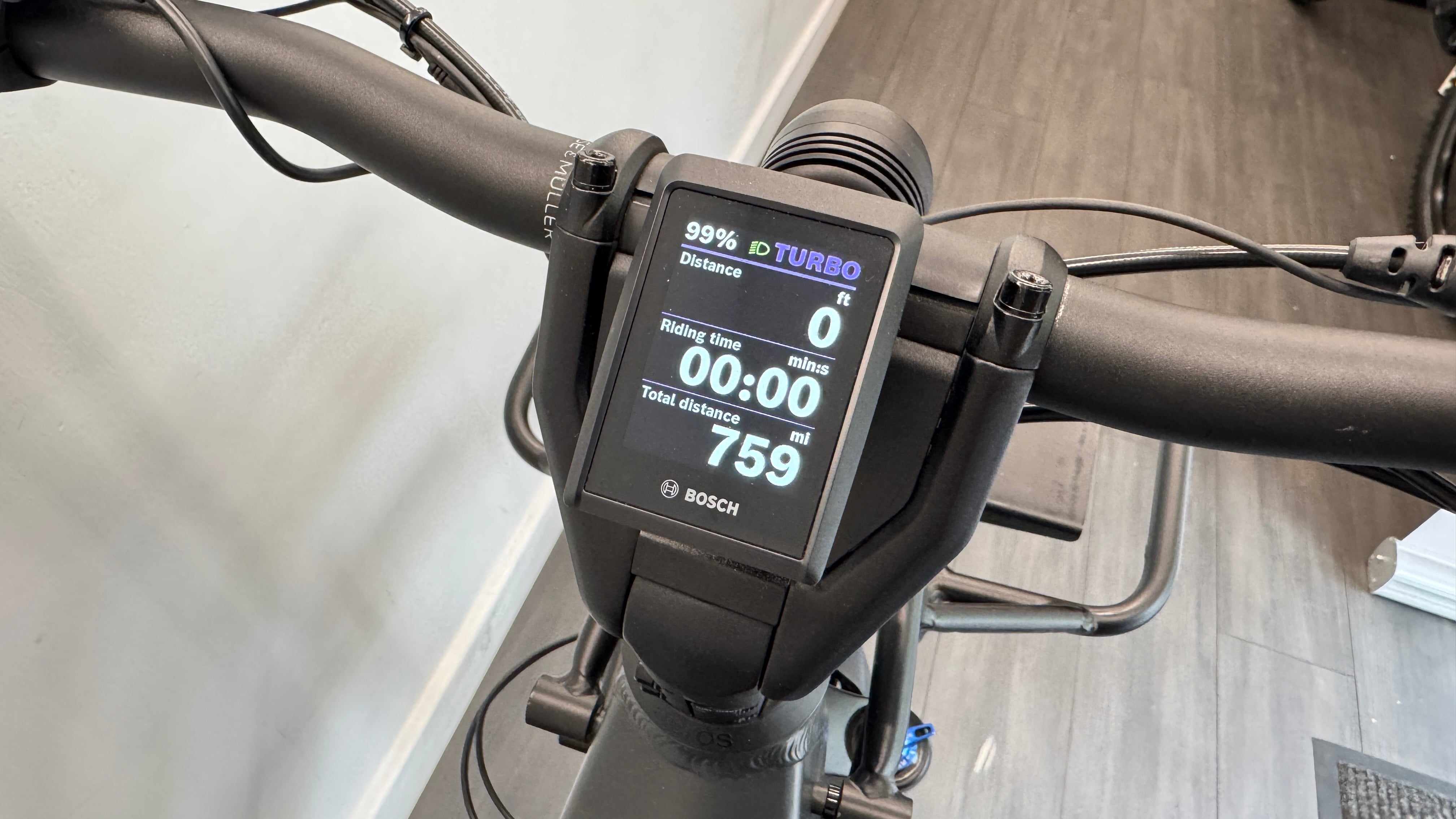 Riese and Muller Nevo 4 utility grey matt 51cm Medium/Large 750Wh Battery Bosch ABS Kiox Cockpit Front Carrier
