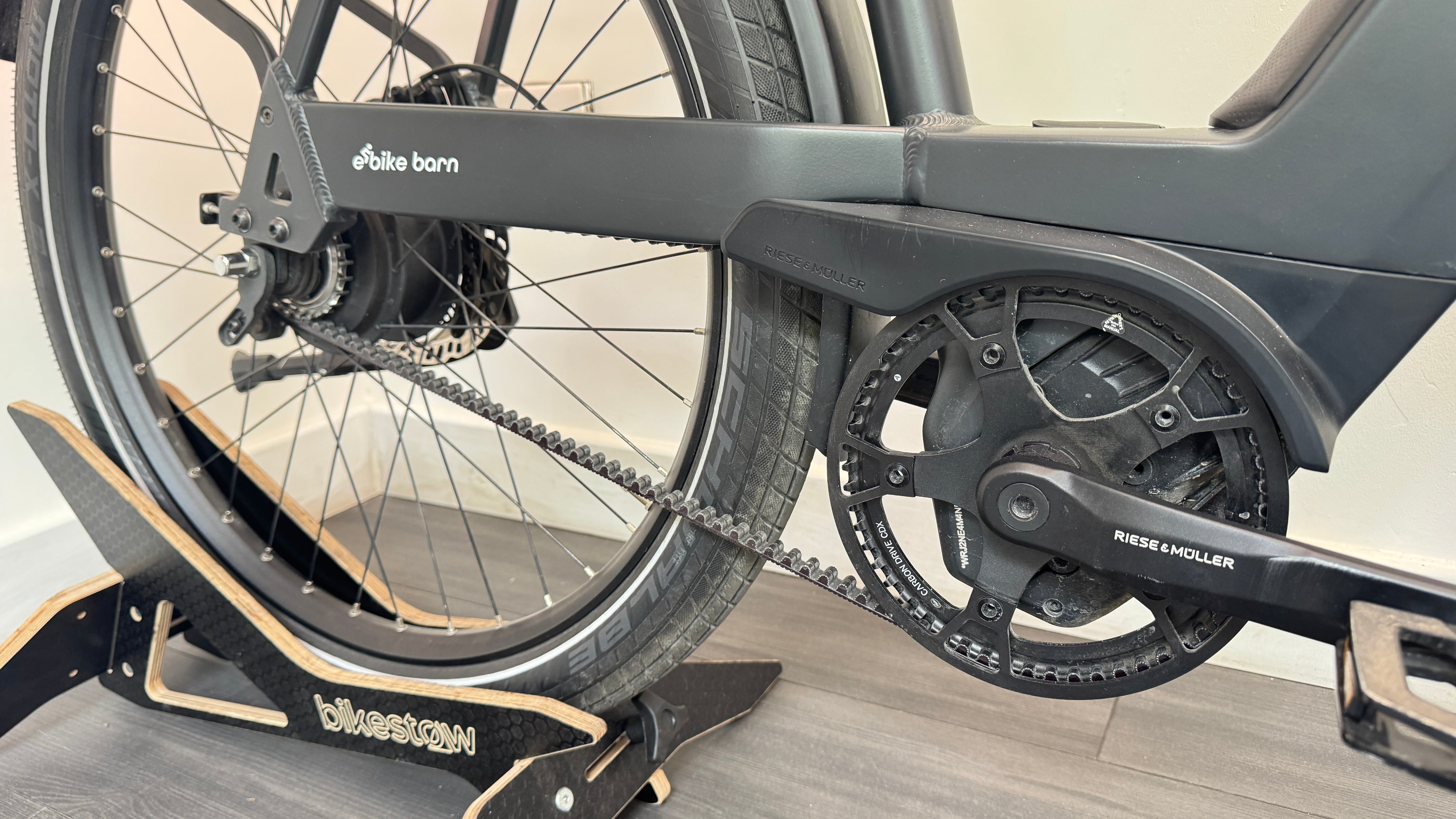 Riese and Muller Nevo 4 utility grey matt 51cm Medium/Large 750Wh Battery Bosch ABS Kiox Cockpit Front Carrier
