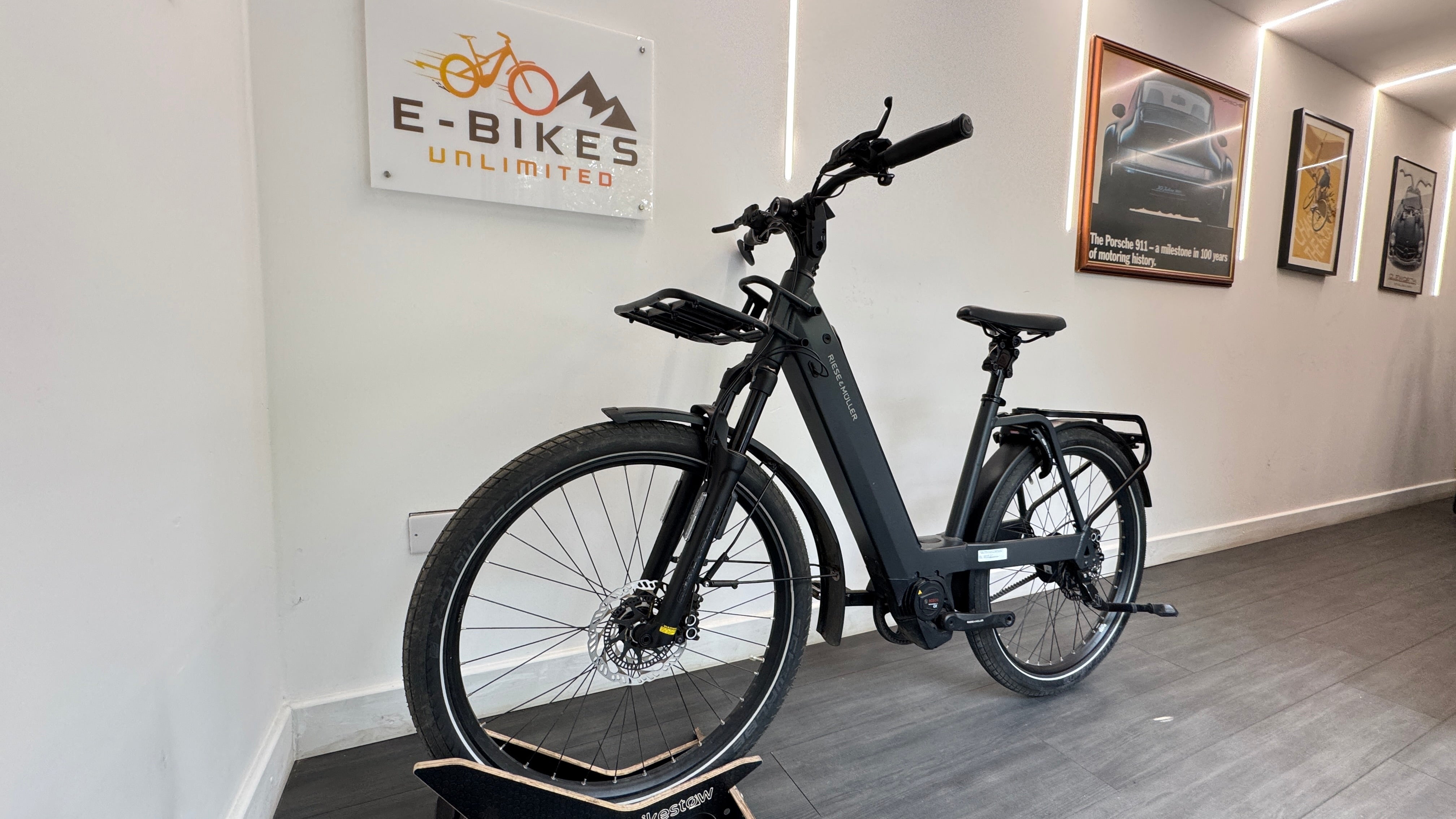 Riese and Muller Nevo 4 utility grey matt 51cm Medium/Large 750Wh Battery Bosch ABS Kiox Cockpit Front Carrier