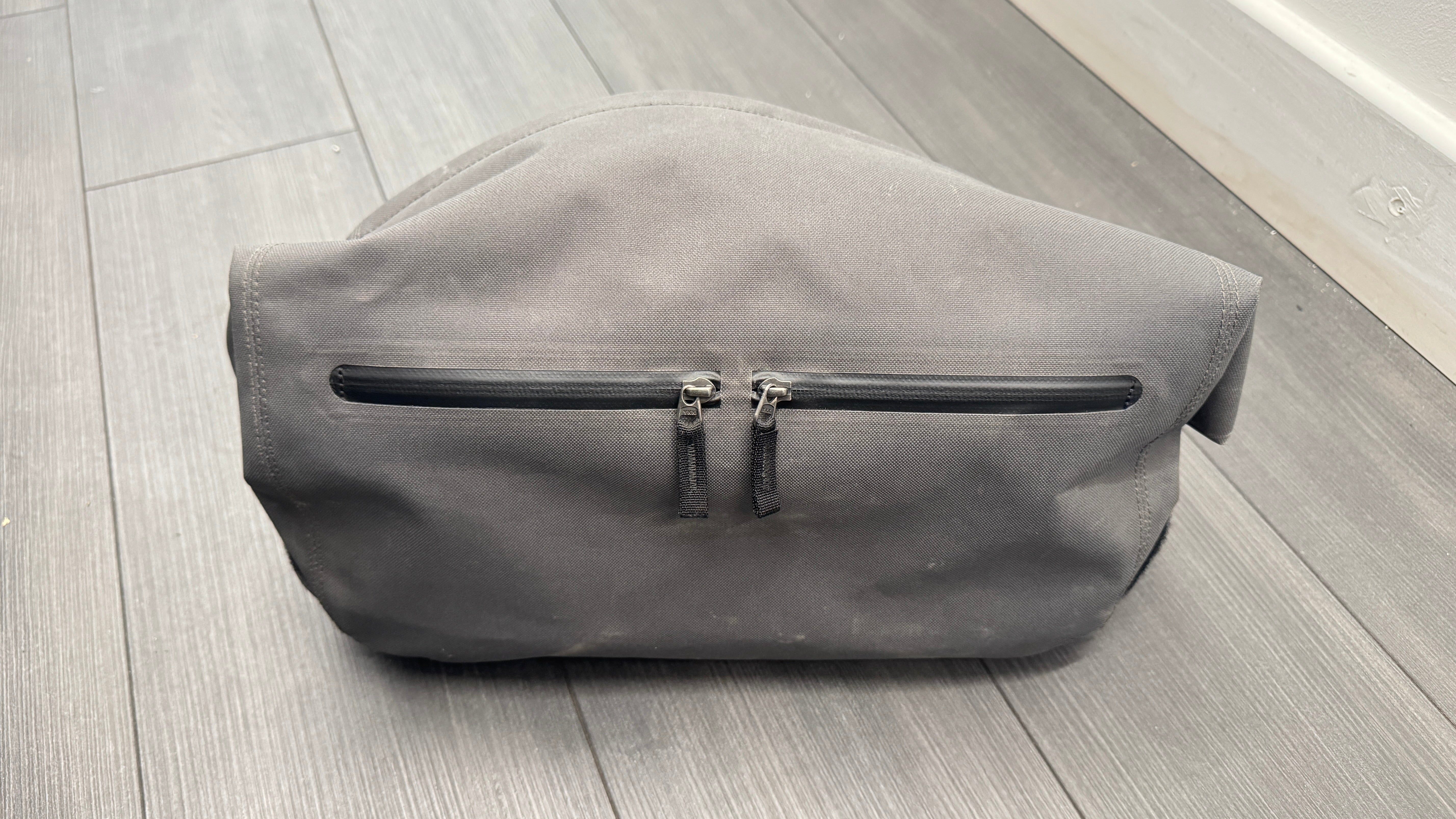 Riese and Muller Nevo 4 utility grey matt 51cm Medium/Large 750Wh Battery Bosch ABS Kiox Cockpit Front Carrier