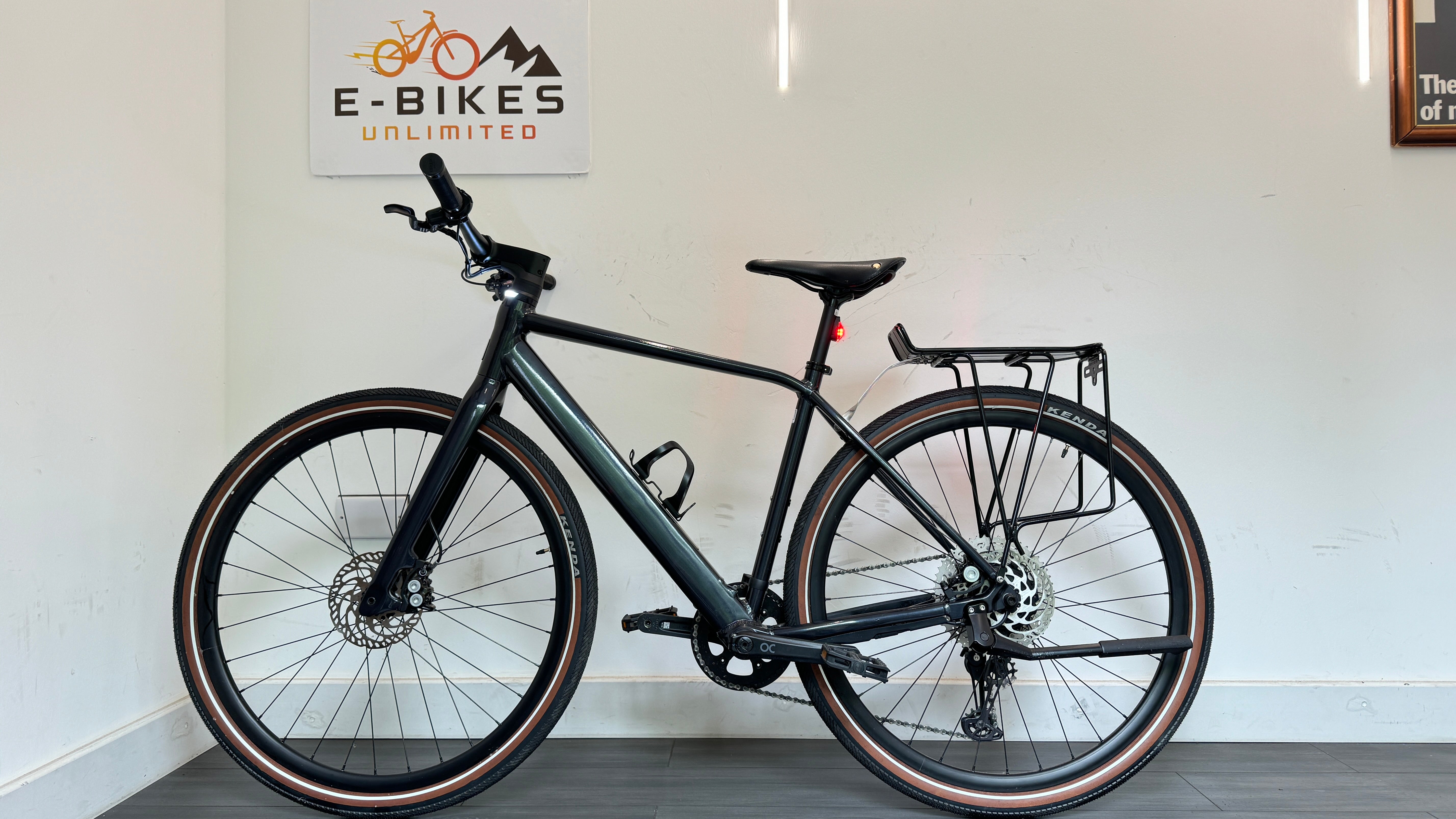 Orbea Vibe H10 700c MEDIUM Electric Bike Black only 77 miles Magura brakes