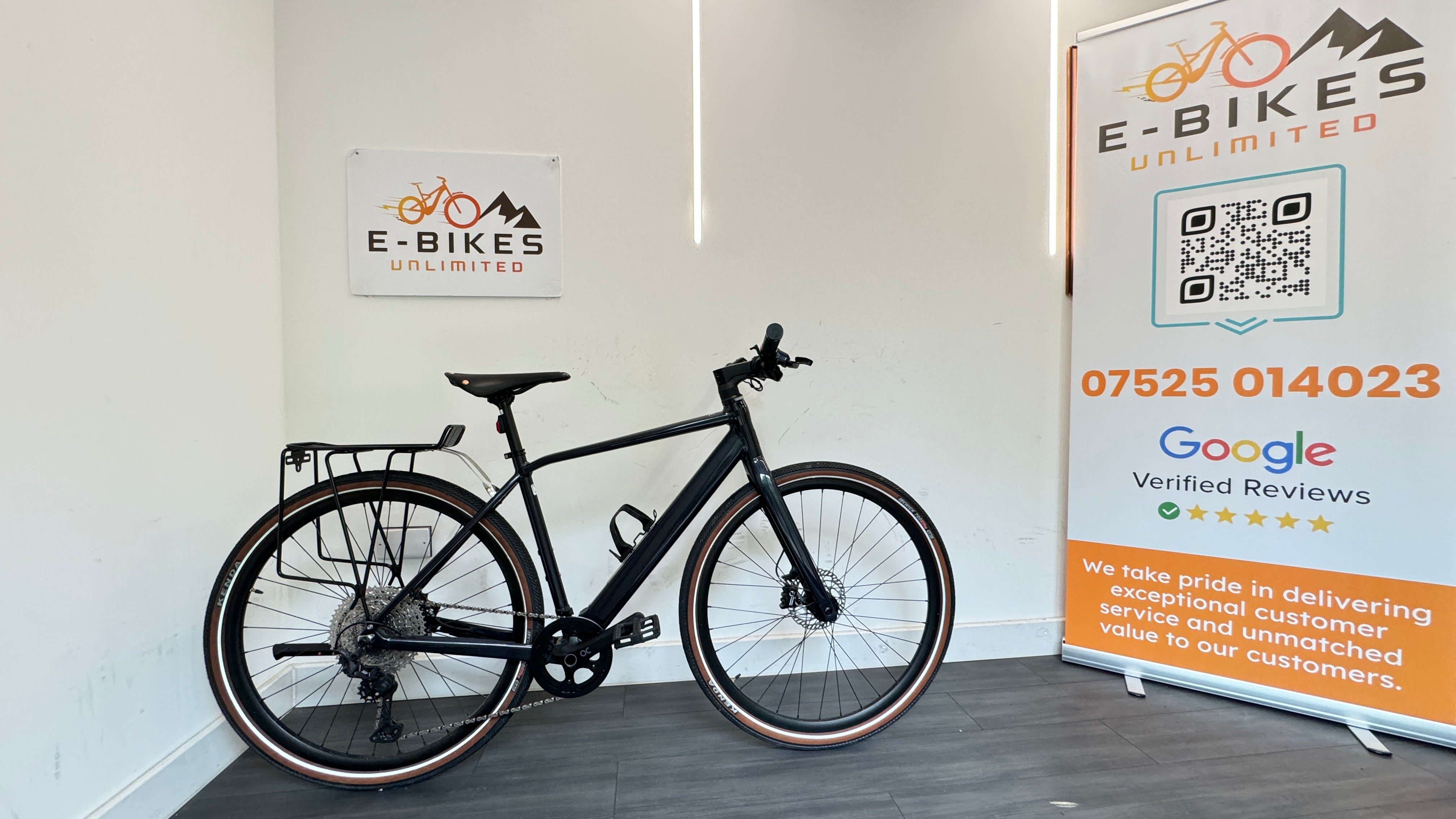 Orbea Vibe H10 700c MEDIUM Electric Bike Black only 77 miles Magura brakes
