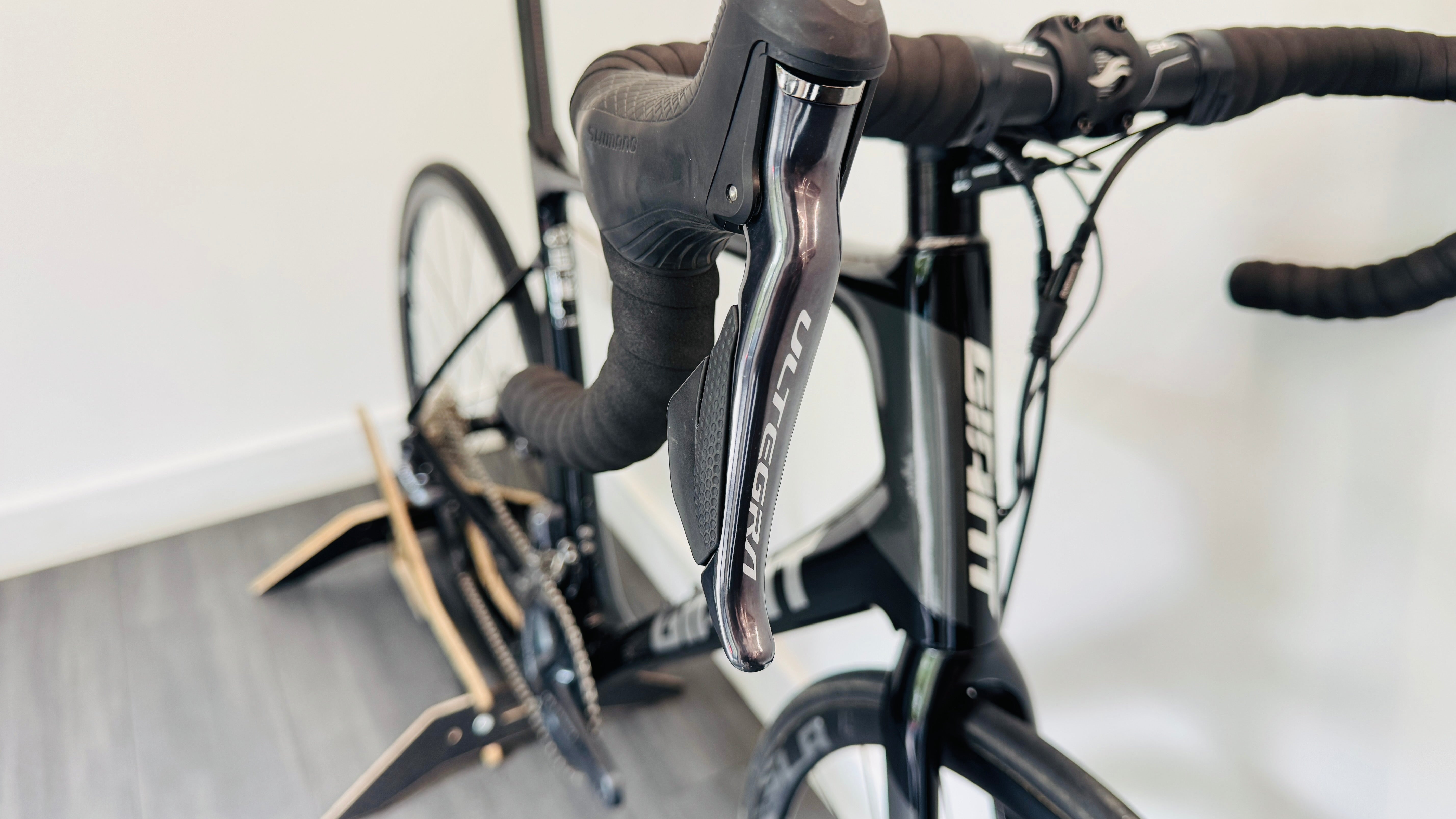 Giant Defy Advanced Pro 0 2018 Road Bike Ultegra Di2 LARGE Carbon Endurance Bike