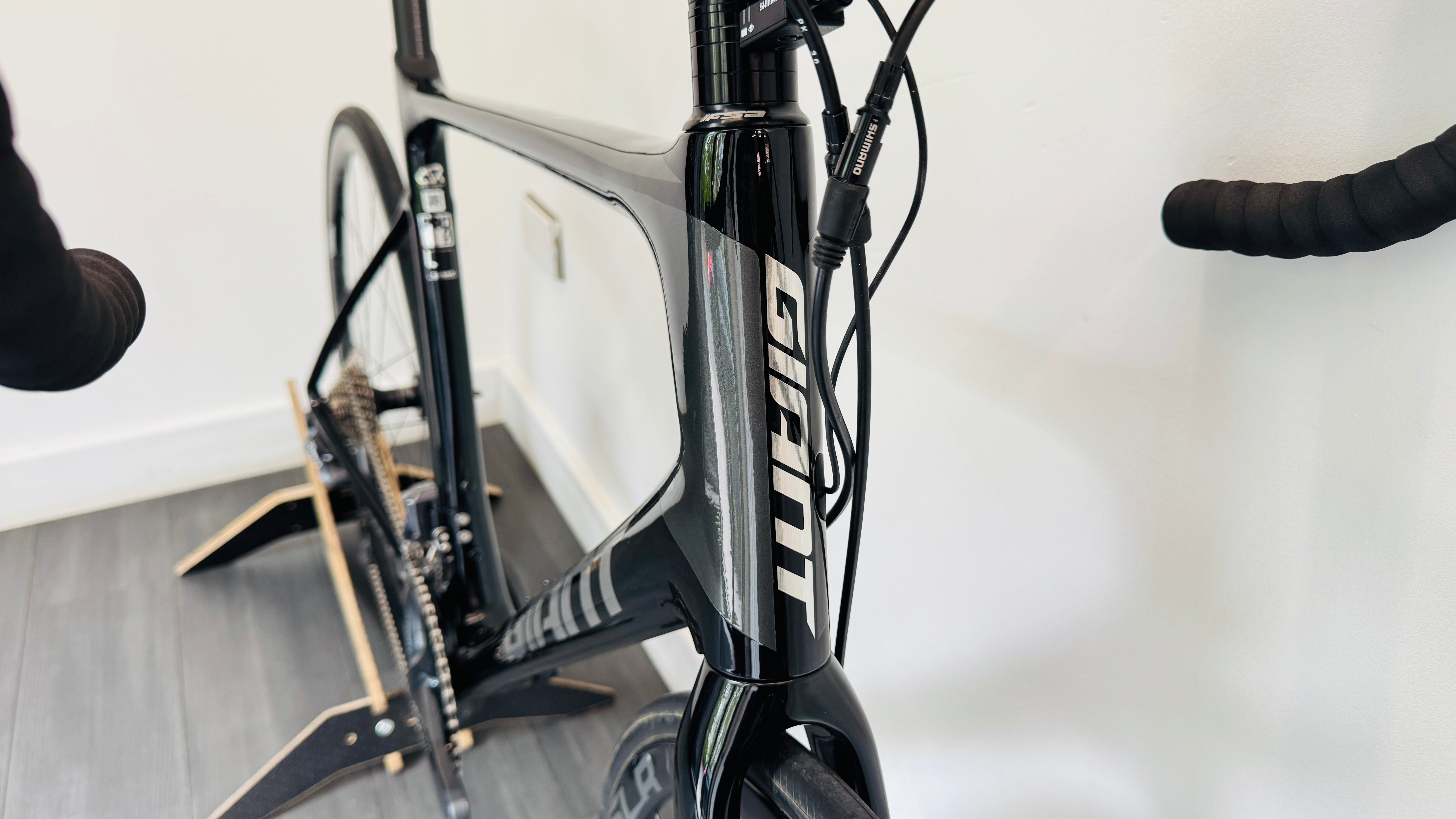 Giant Defy Advanced Pro 0 2018 Road Bike Ultegra Di2 LARGE Carbon Endurance Bike