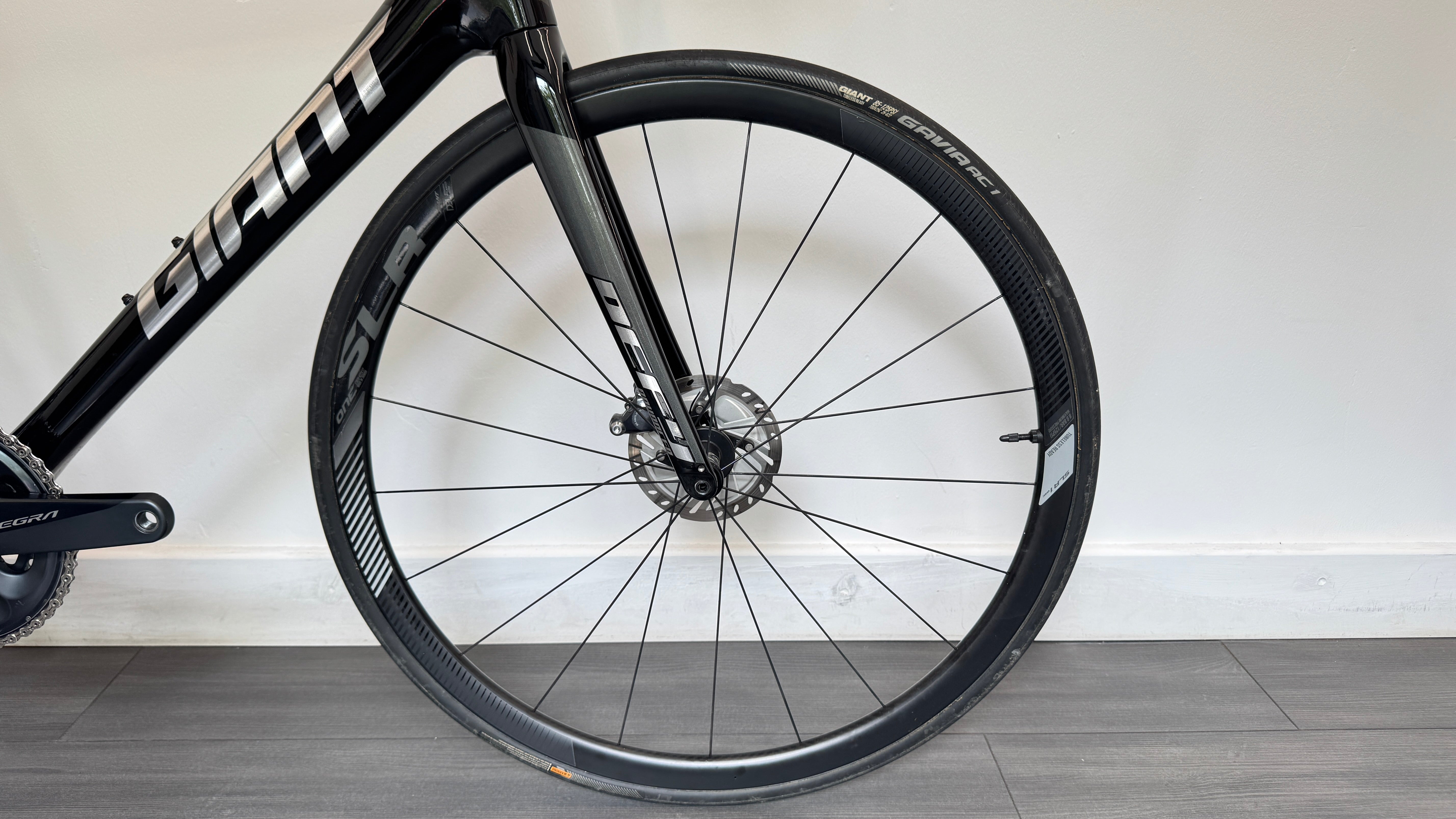 Giant Defy Advanced Pro 0 2018 Road Bike Ultegra Di2 LARGE Carbon Endurance Bike