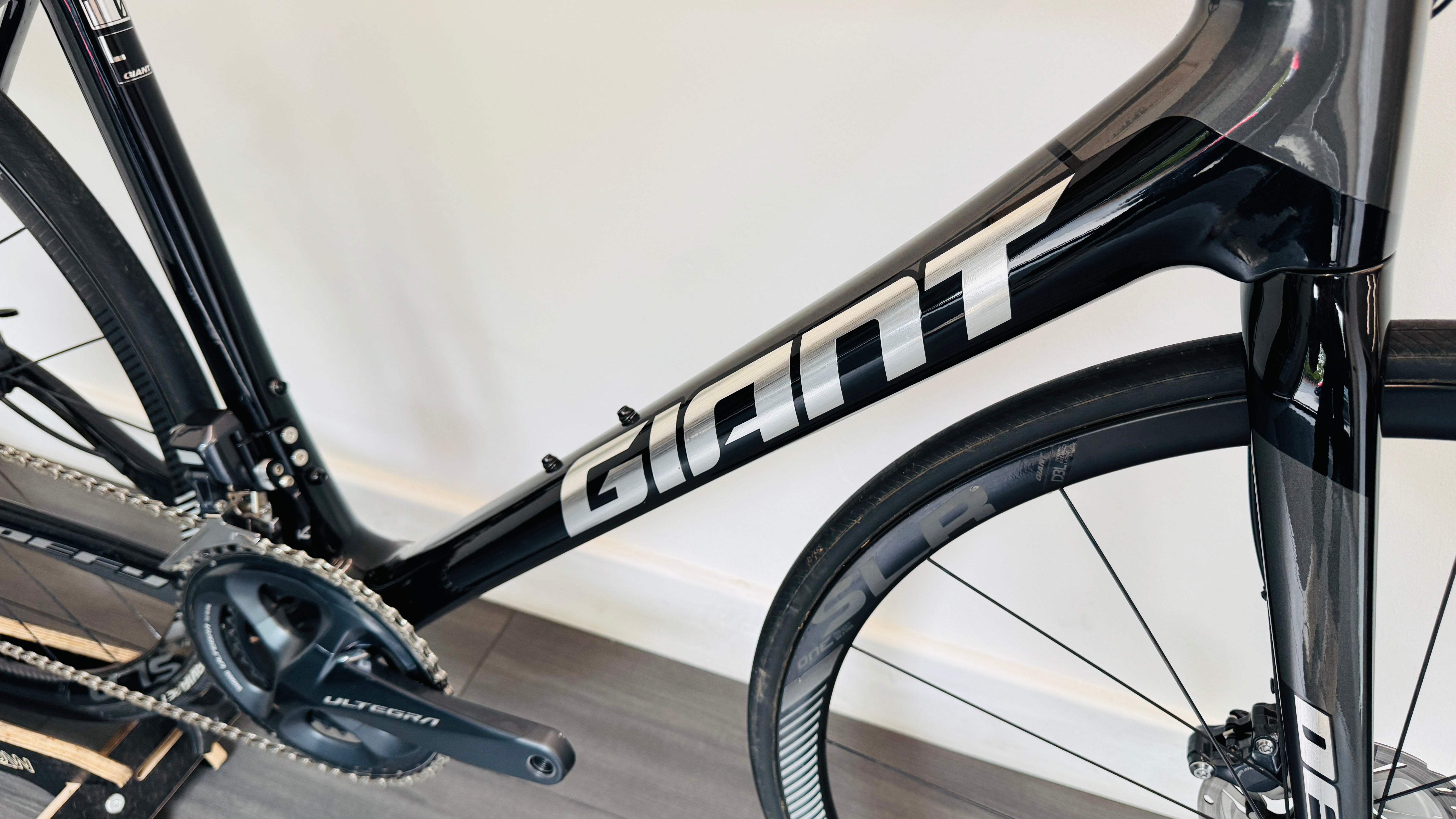 Giant Defy Advanced Pro 0 2018 Road Bike Ultegra Di2 LARGE Carbon Endurance Bike
