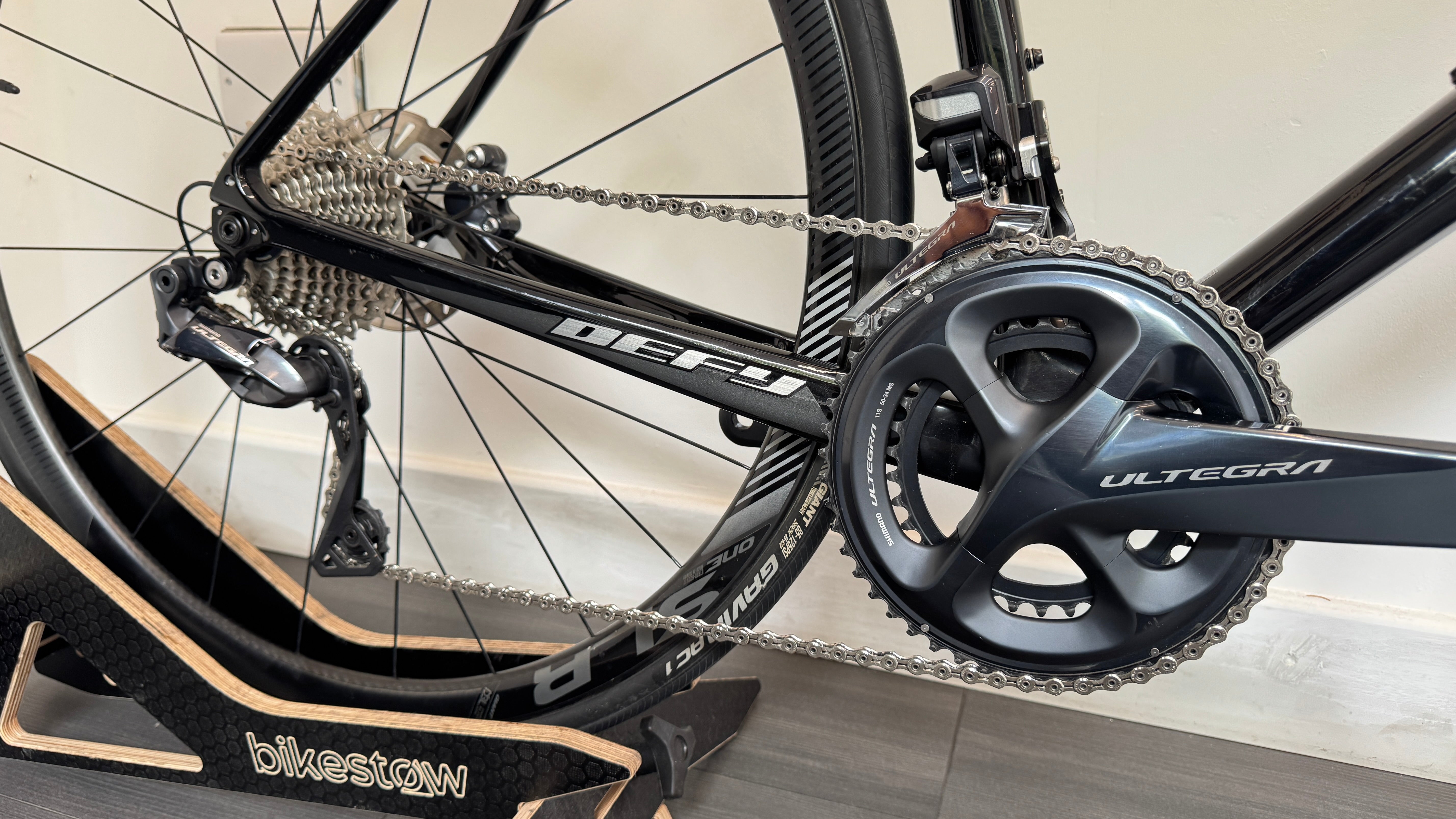 Giant Defy Advanced Pro 0 2018 Road Bike Ultegra Di2 LARGE Carbon Endurance Bike