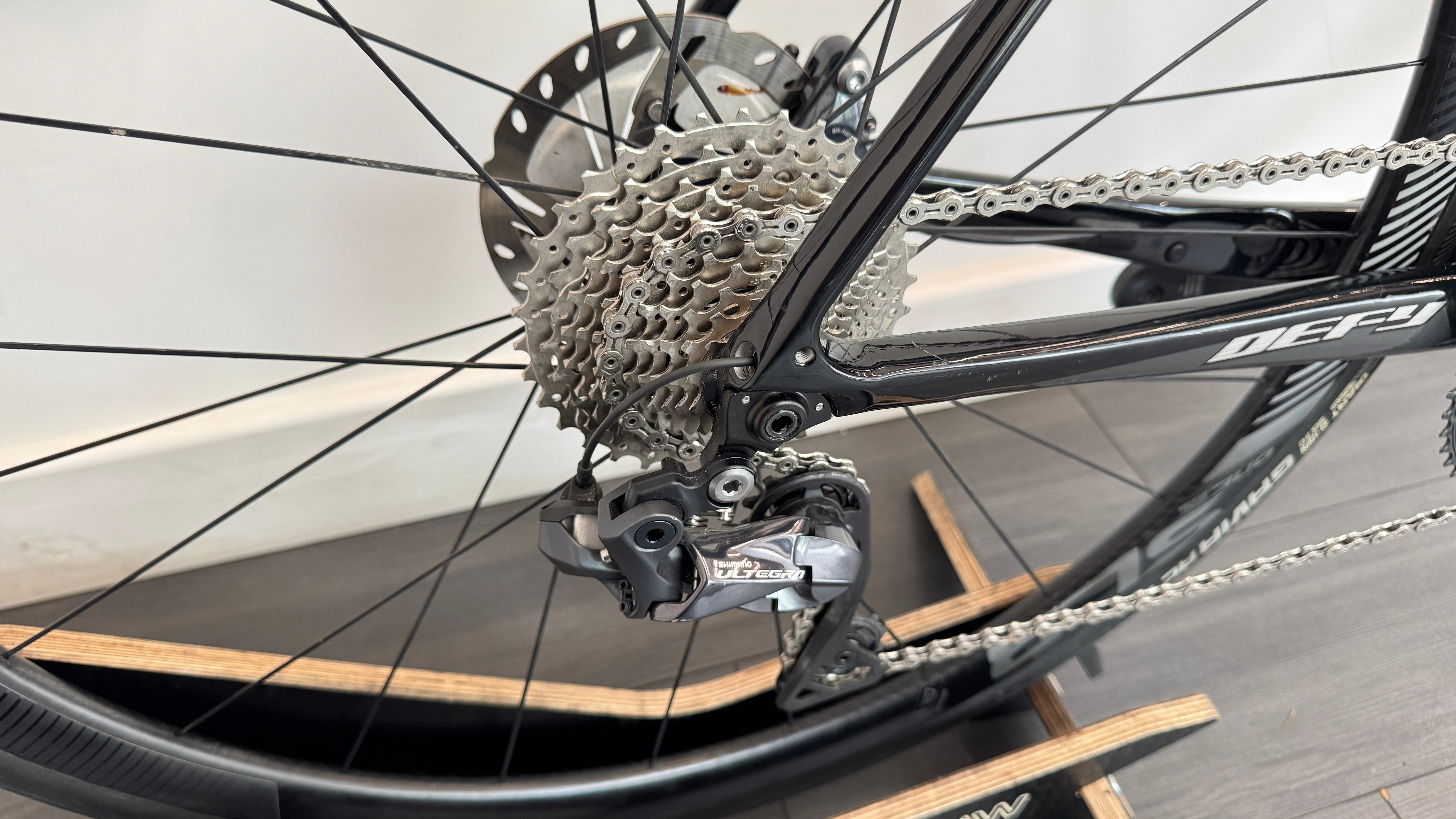 Giant Defy Advanced Pro 0 2018 Road Bike Ultegra Di2 LARGE Carbon Endurance Bike