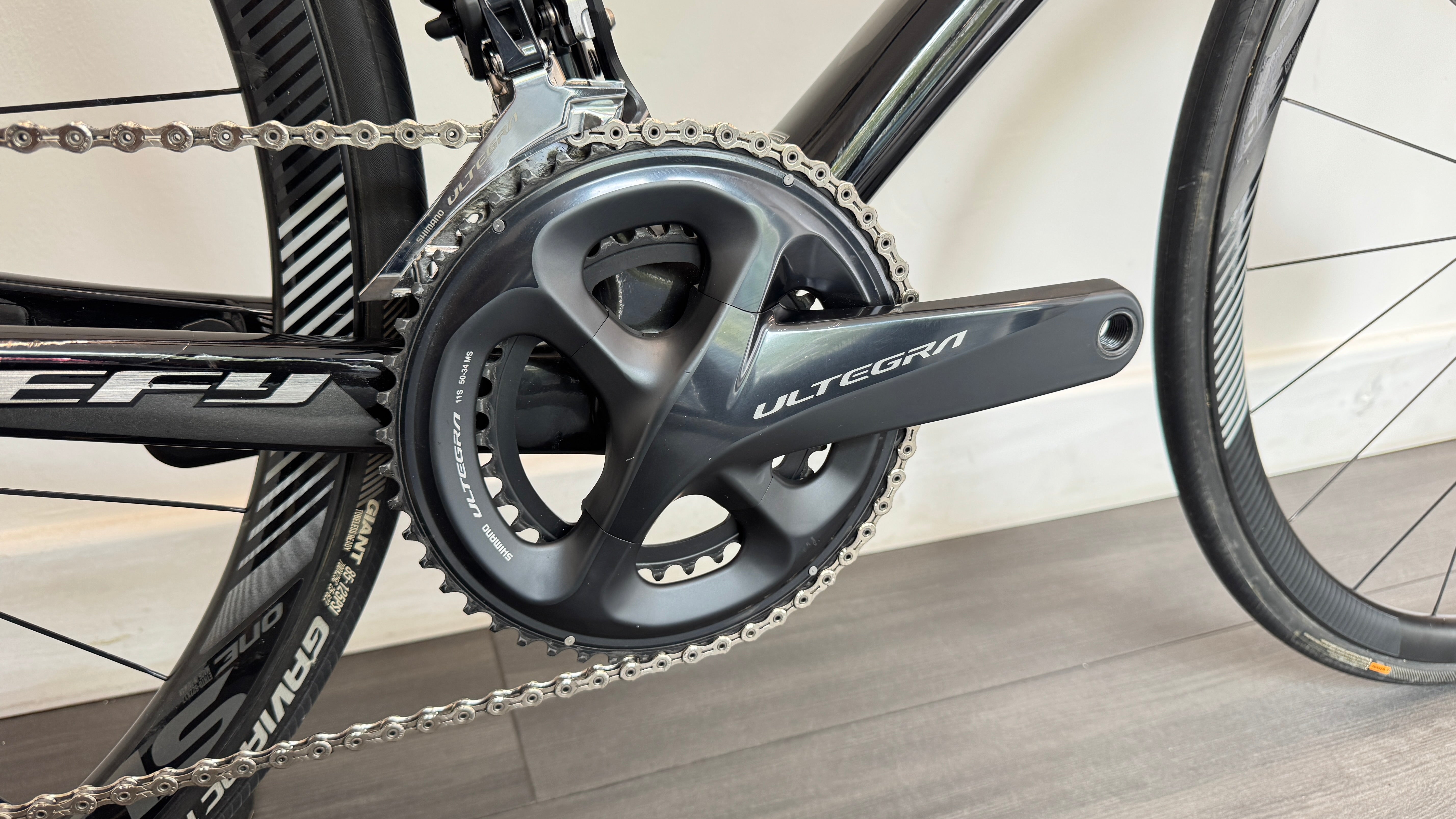 Giant Defy Advanced Pro 0 2018 Road Bike Ultegra Di2 LARGE Carbon Endurance Bike