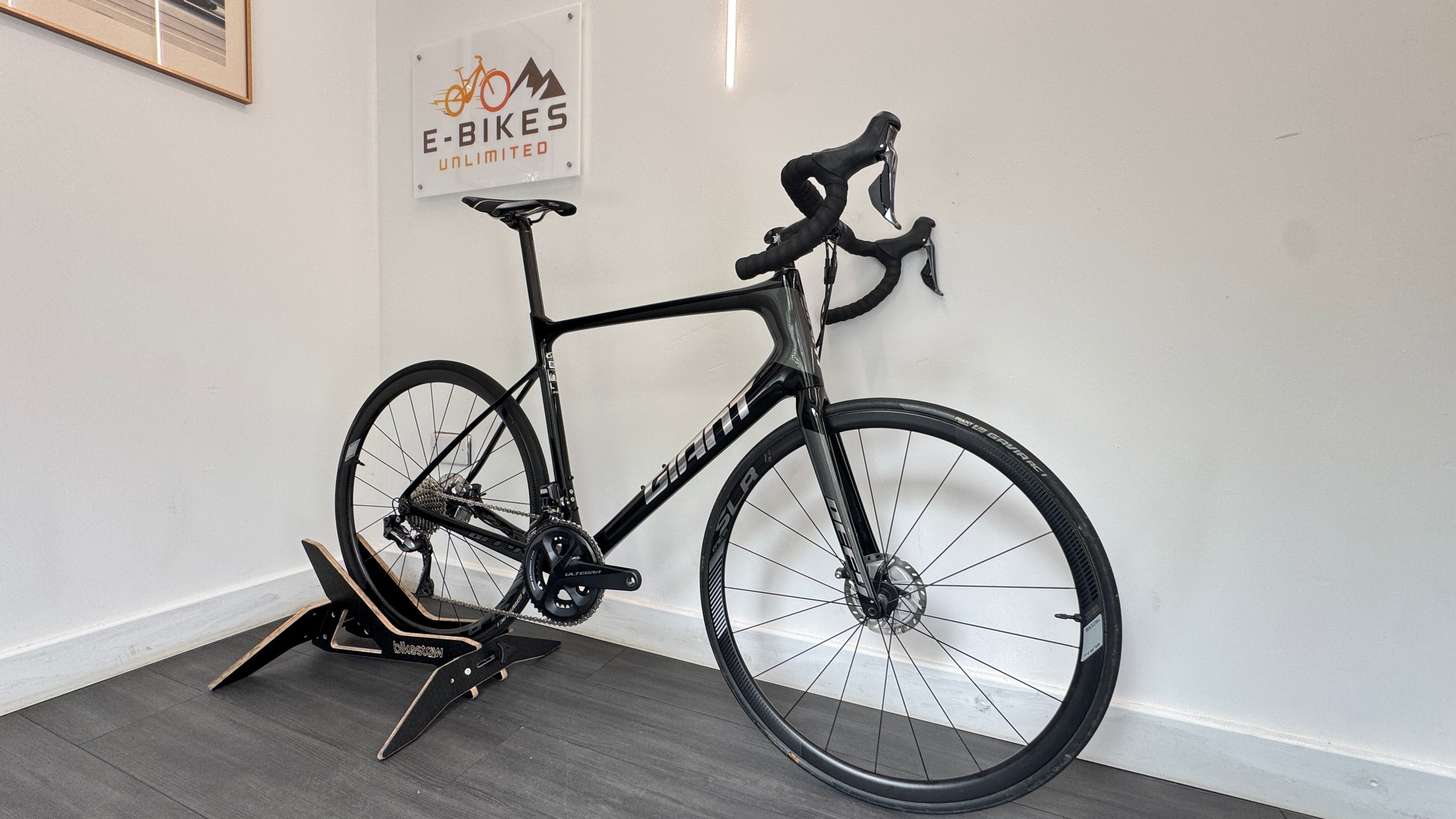 Giant Defy Advanced Pro 0 2018 Road Bike Ultegra Di2 LARGE Carbon Endurance Bike