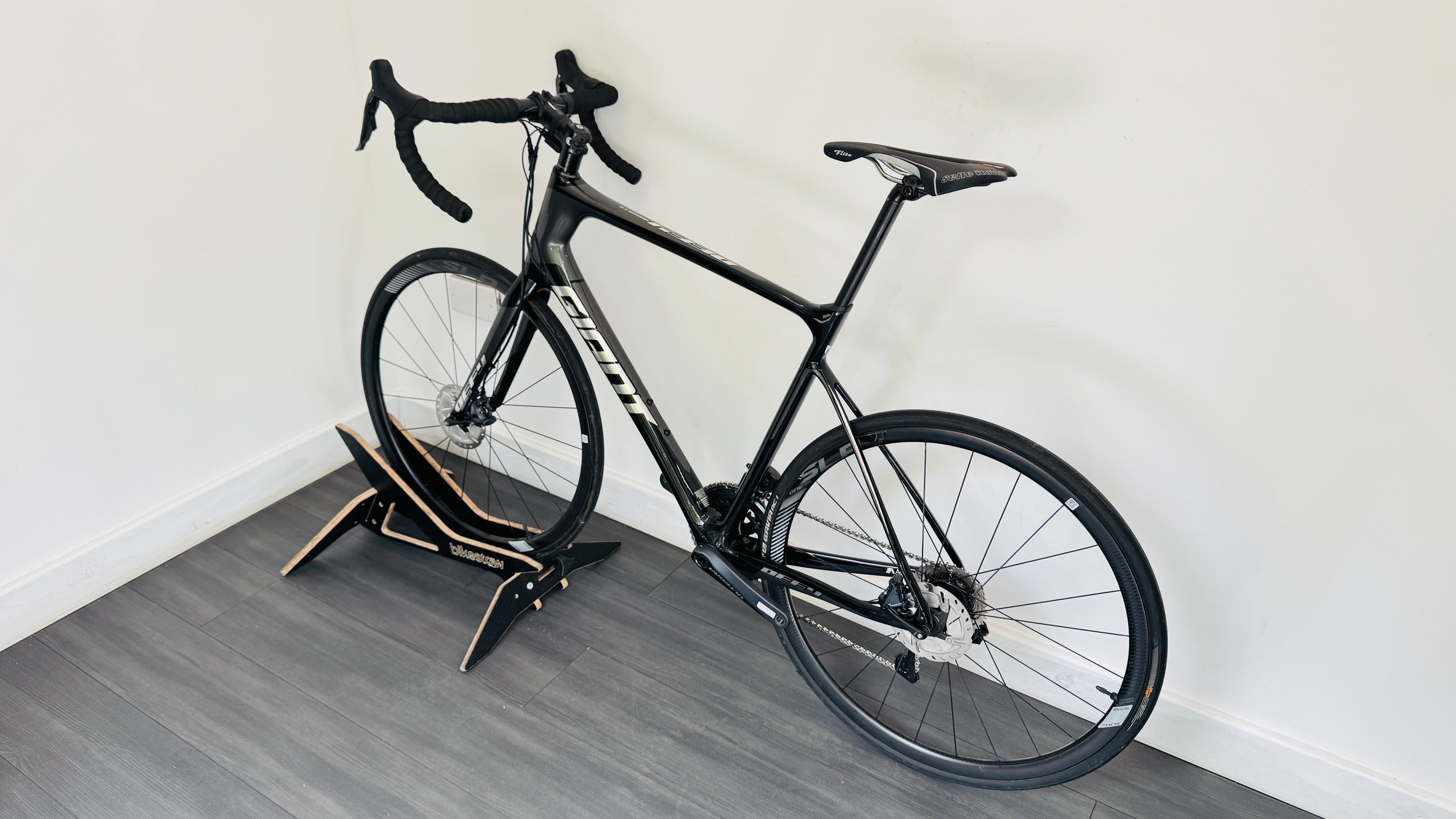Giant Defy Advanced Pro 0 2018 Road Bike Ultegra Di2 LARGE Carbon Endurance Bike
