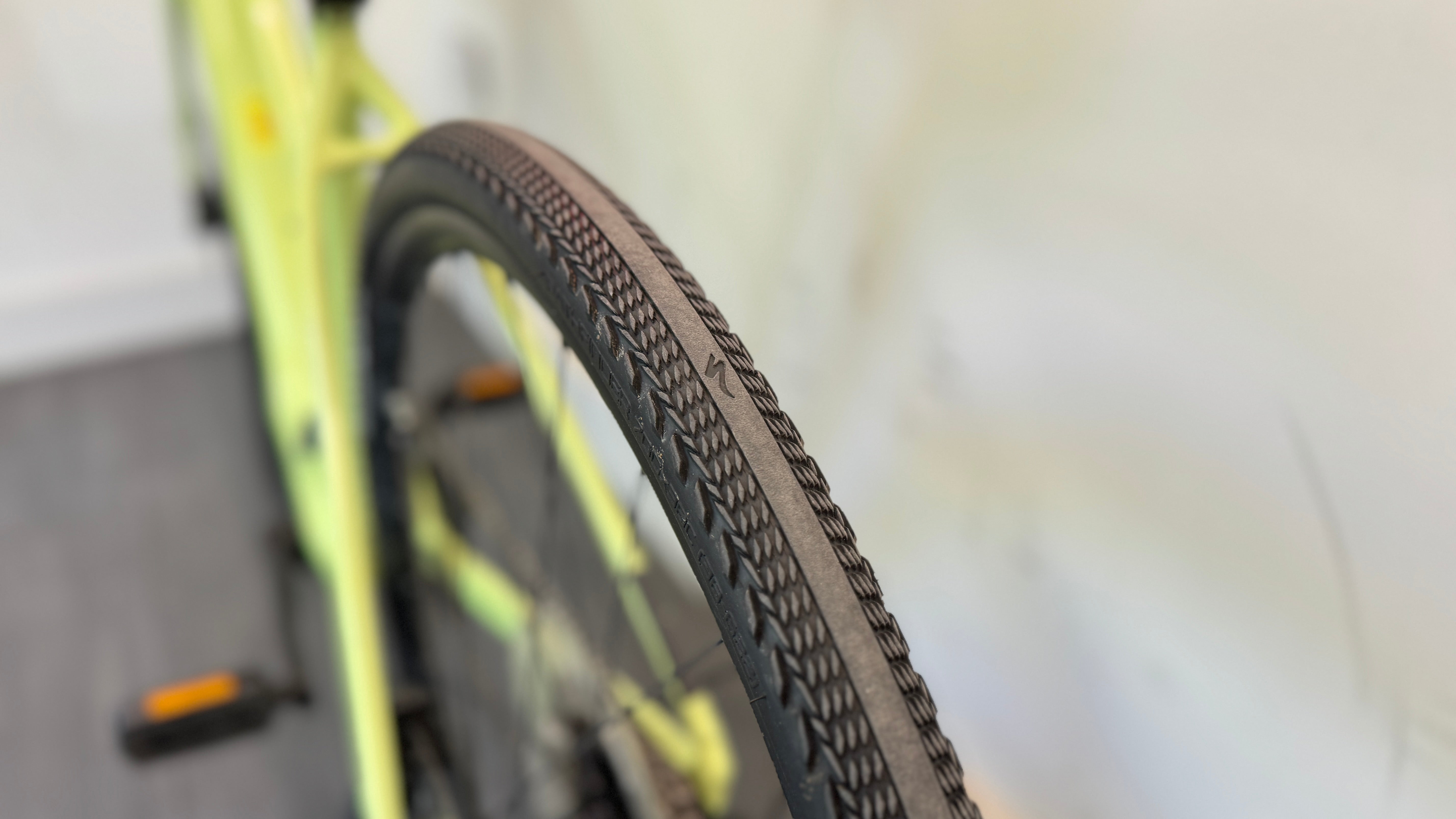 Specialized Turbo Vado SL 4.0 LARGE Step-Through Limestone 320Wh battery 291 miles RRP £2500
