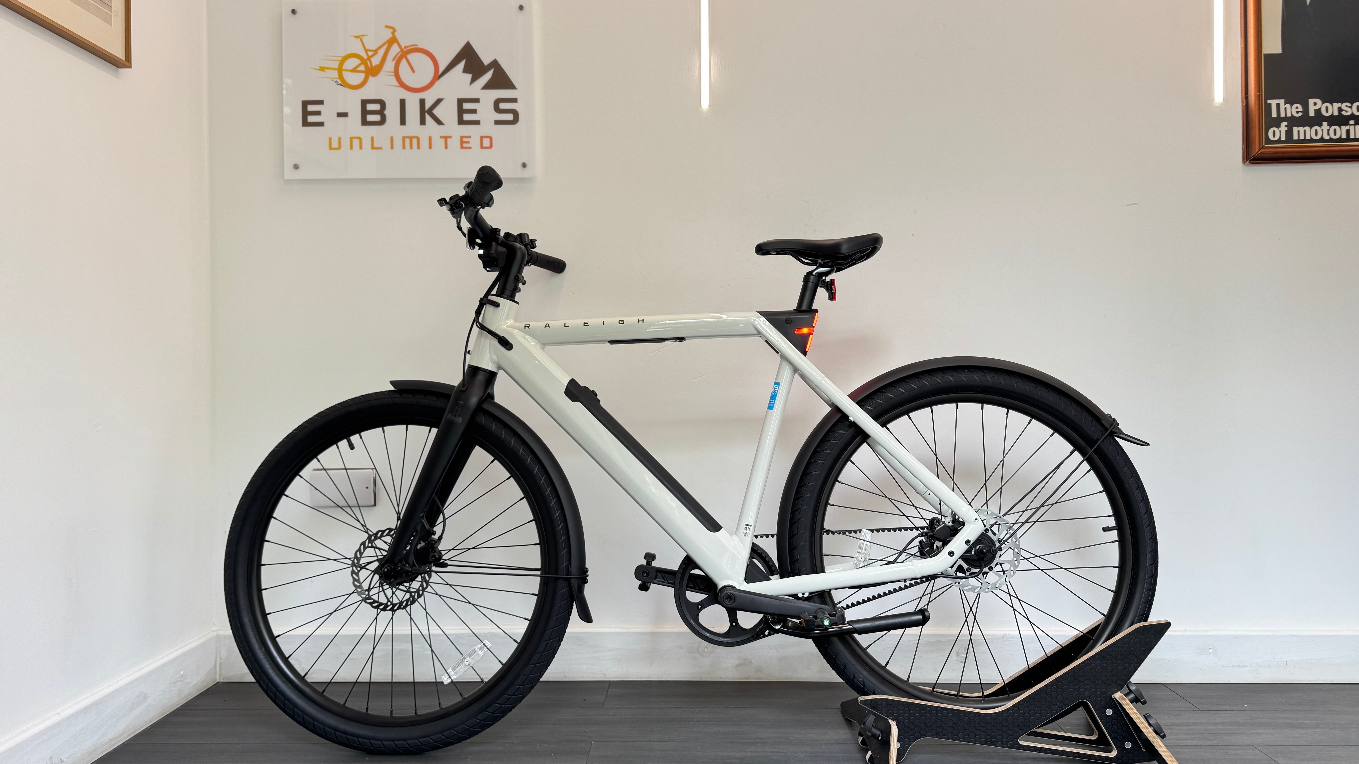 2026 Raleigh One Electric Hybrid Bike MEDIUM 360Wh RRP £2399 Ebike Electric Bike