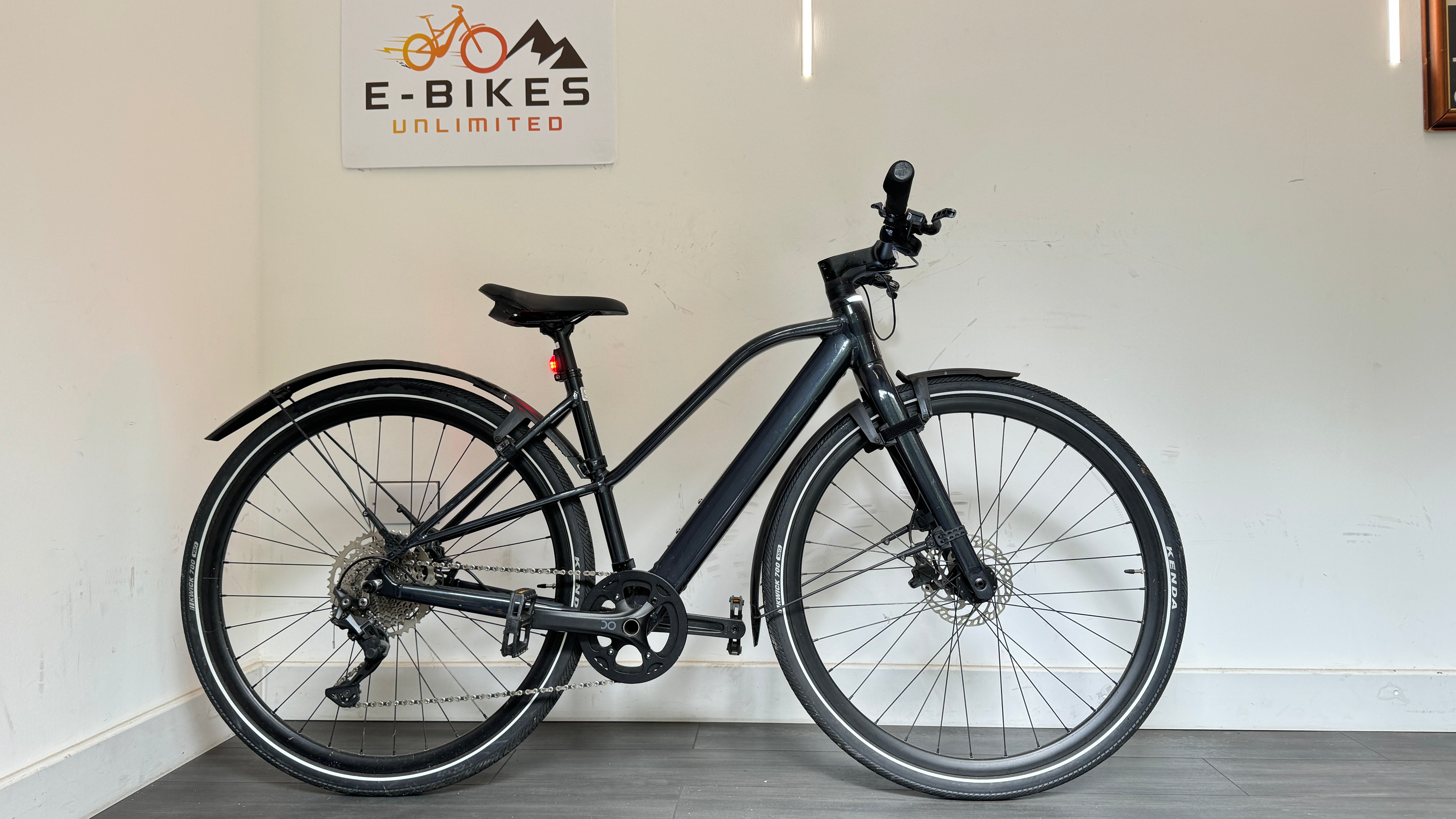 Orbea Vibe H30 MID EQ Electric Hybrid Bike EBIKE SMALL Amazing condition