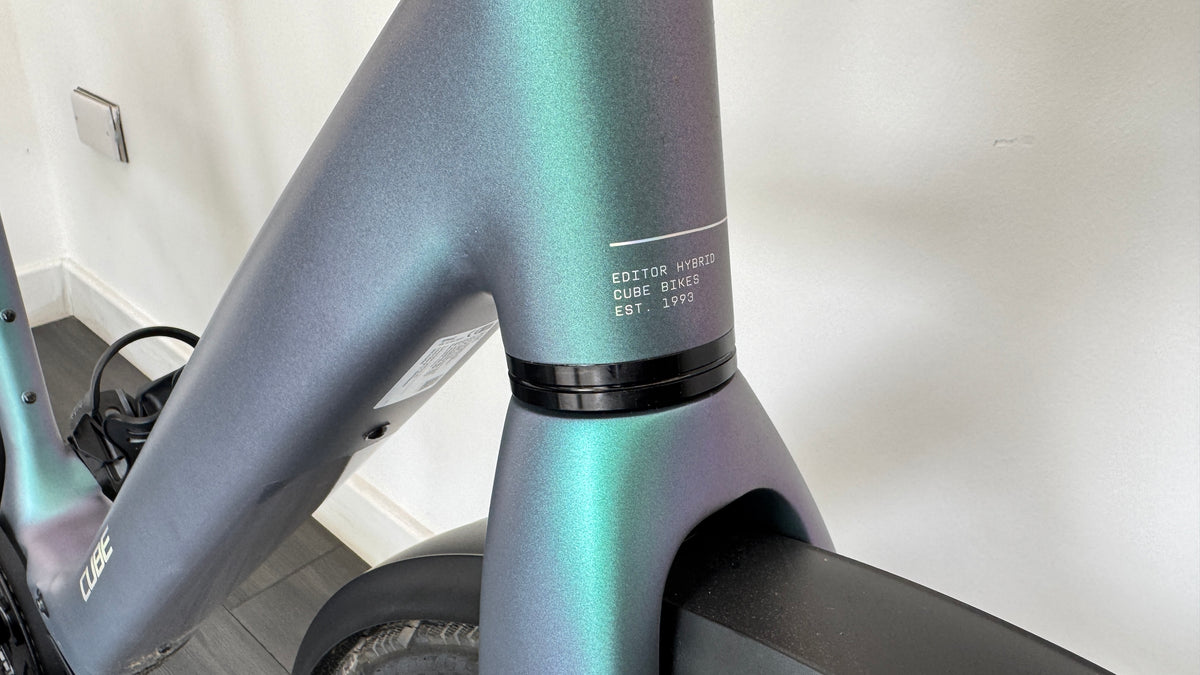 2026 Cube Editor Hybrid SLT 400X FE 58cm LARGE Electric Bike With Belt Drive & Hub Gears In Smaragd Grey & Prism