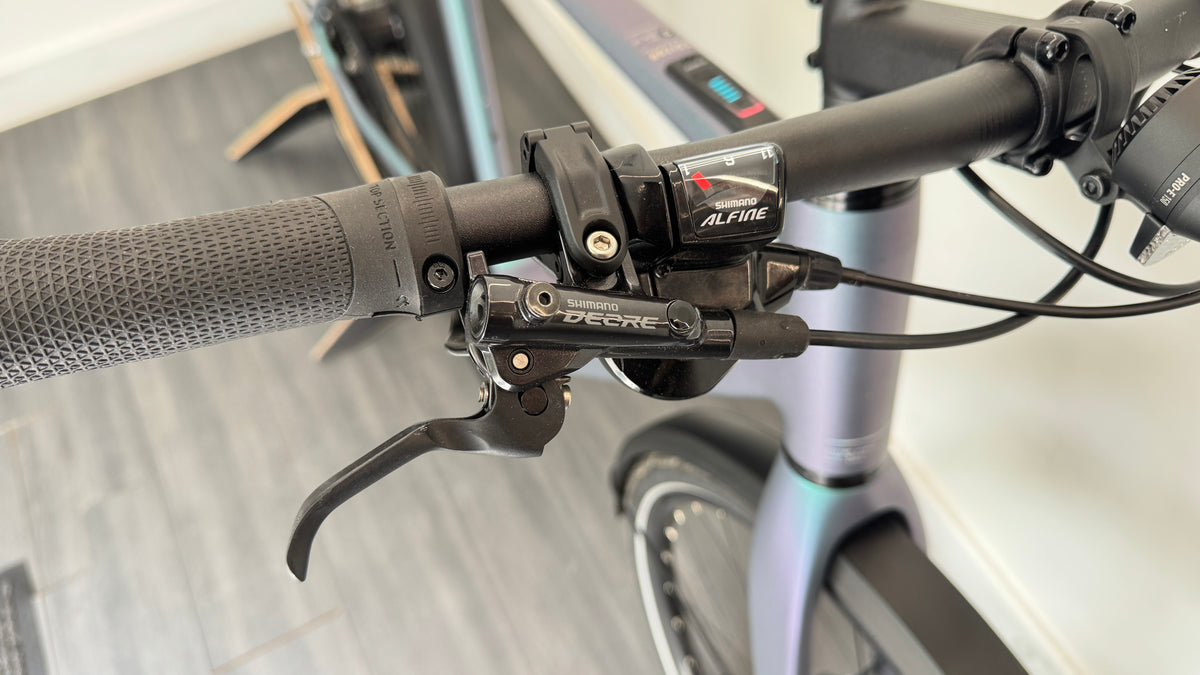 2026 Cube Editor Hybrid SLT 400X FE 58cm LARGE Electric Bike With Belt Drive & Hub Gears In Smaragd Grey & Prism