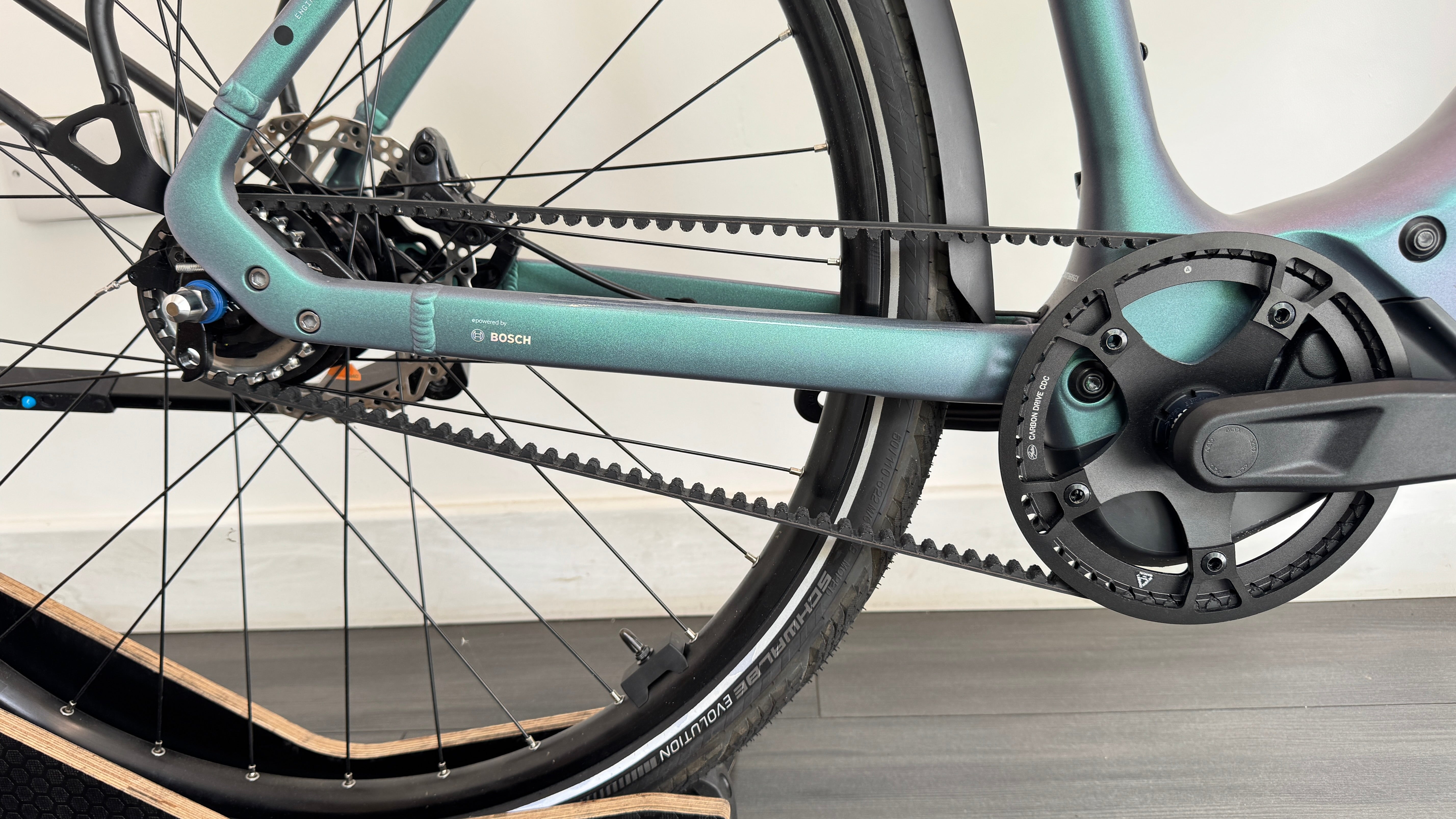 2026 Cube Editor Hybrid SLT 400X FE 58cm LARGE Electric Bike With Belt Drive & Hub Gears In Smaragd Grey & Prism