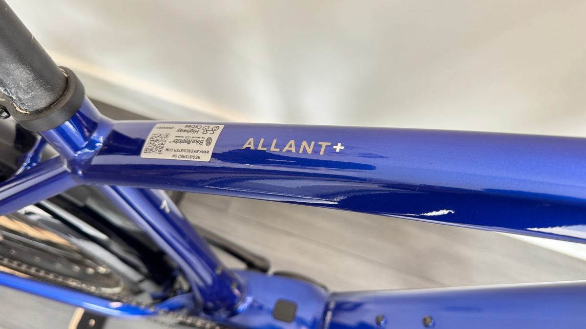 Trek Allant+ 7 Performance CX 625Wh Electric Bike In Hex Blue Only 202 miles RRP £2999
