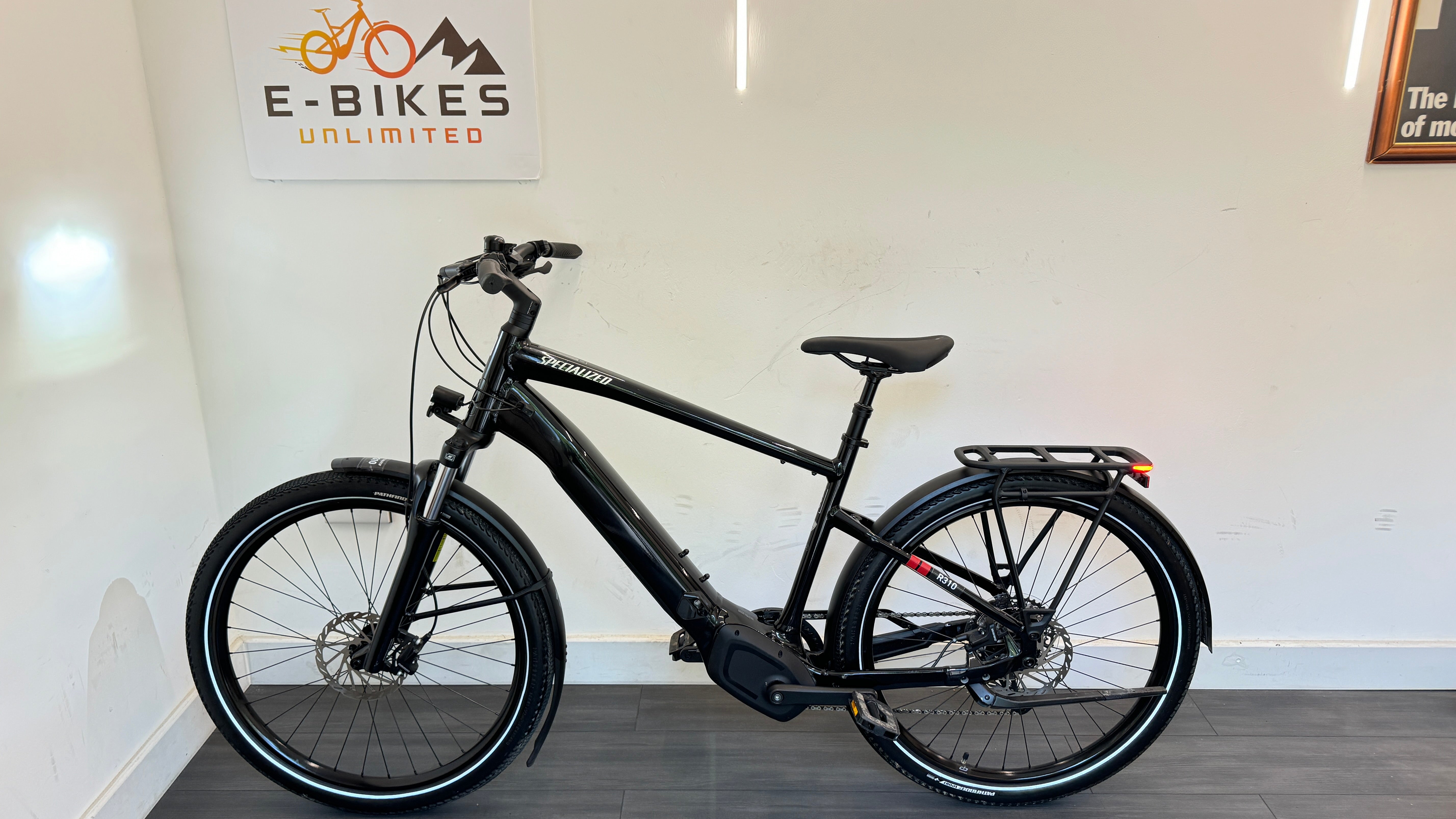 Specialized Turbo Vado 4.0 EXTRA LARGE (XL) 2025 710Wh battery Black Hybrid Bike Only 59 miles