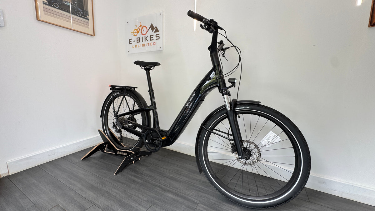 Specialized Turbo Como 3.0 LARGE Step Through Electric Bike Excellent Condition only 116 miles use