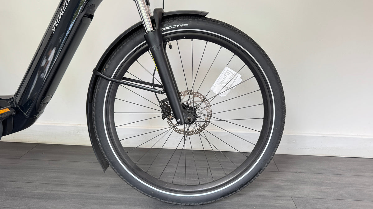Specialized Turbo Como 3.0 LARGE Step Through Electric Bike Excellent Condition only 116 miles use
