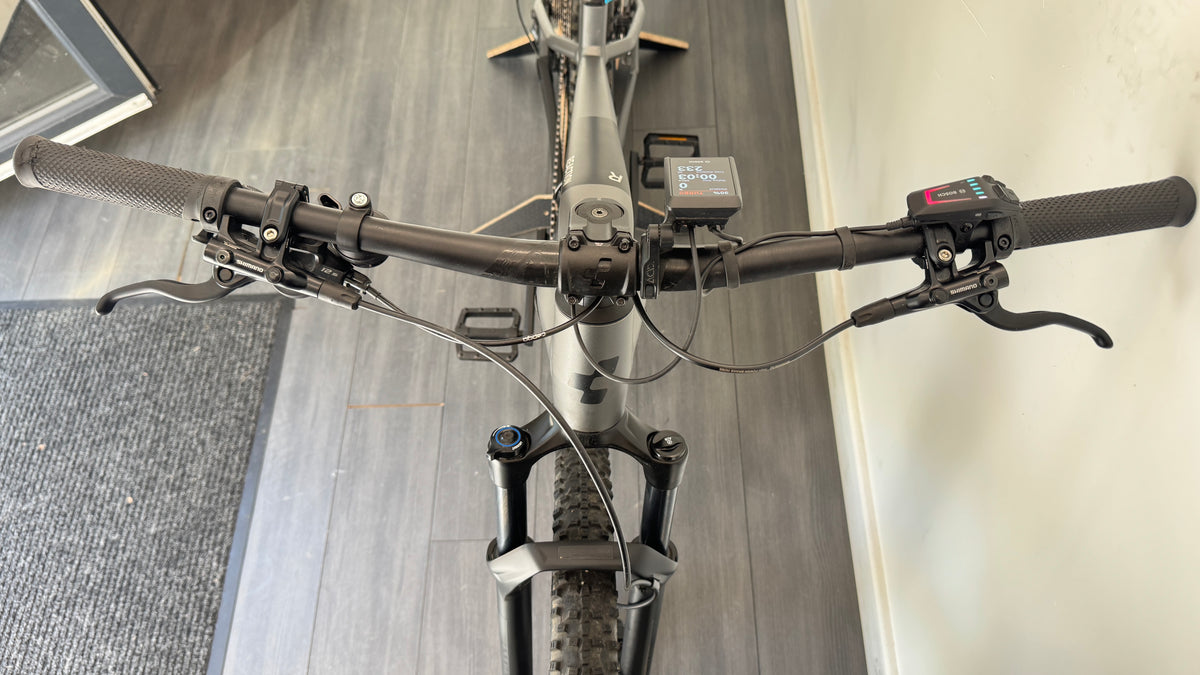 Cube Reaction Hybrid 750 Race MEDIUM Electric Mountain Bike Grey Excellent Condition 233 miles