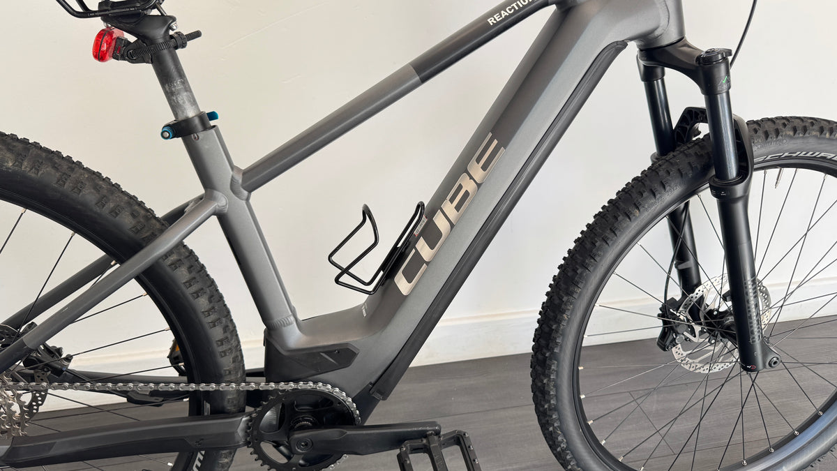 Cube Reaction Hybrid 750 Race MEDIUM Electric Mountain Bike Grey Excellent Condition 233 miles
