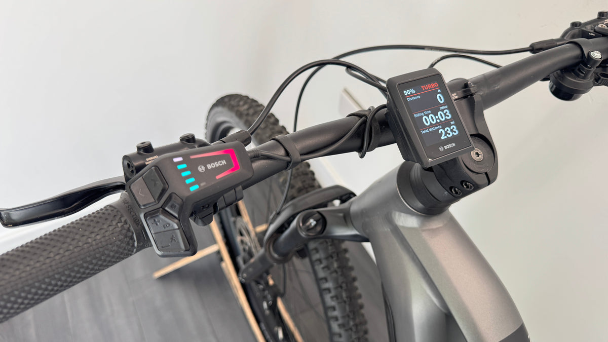 Cube Reaction Hybrid 750 Race MEDIUM Electric Mountain Bike Grey Excellent Condition 233 miles