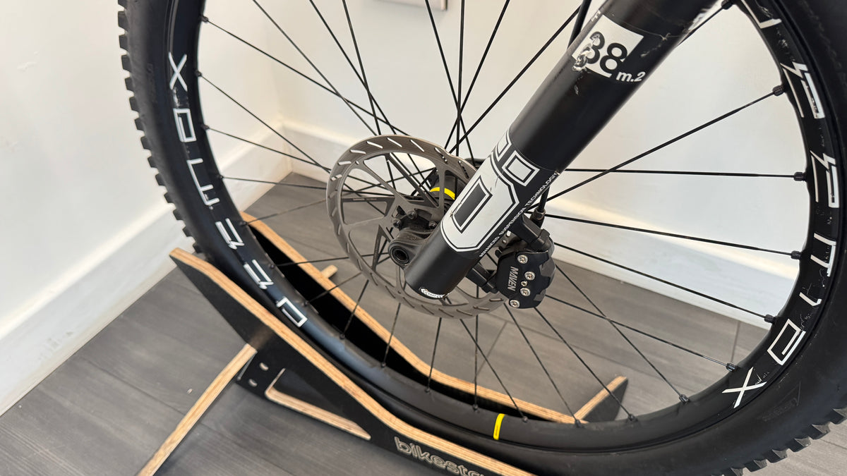 Mondraker Crafty Carbon XR EXTRA LARGE eMTB Electric Bike Bosch 750Wh Kiox 300 Ohlins Maven Brakes