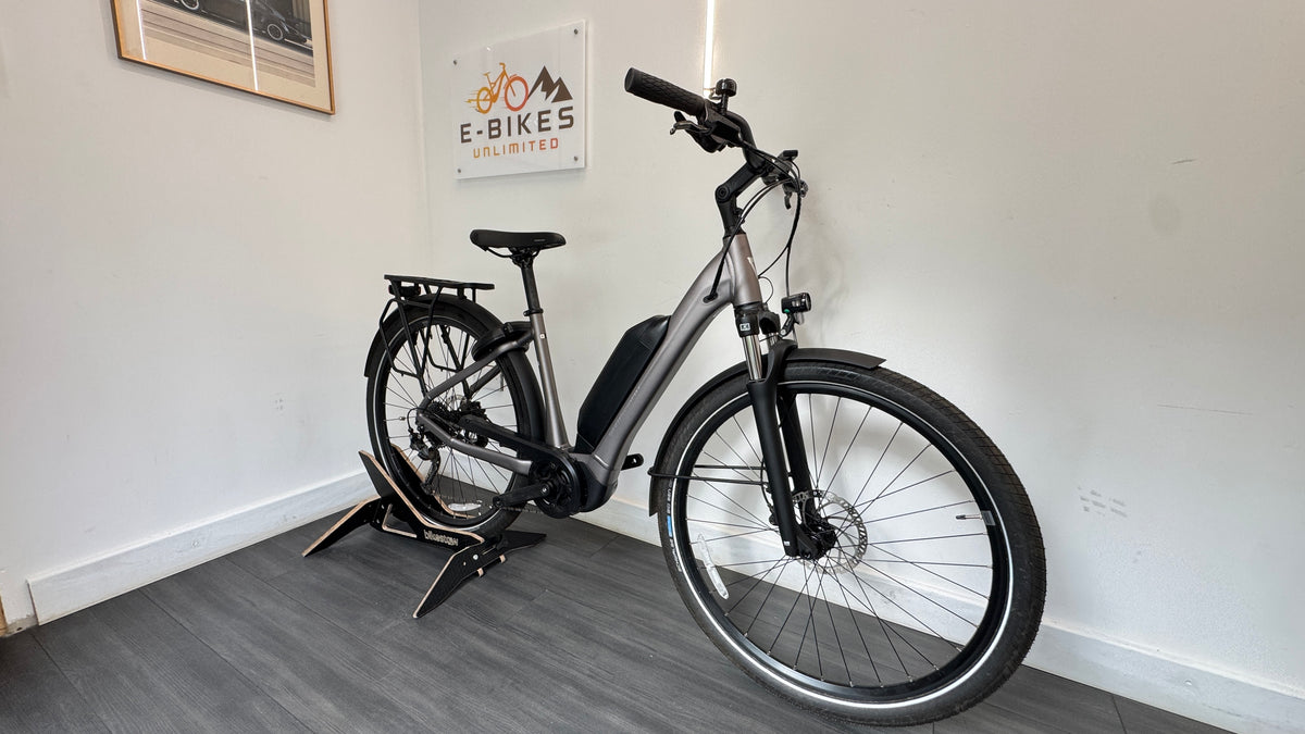 Giant Expression E+ 2 SMALL Electric Bike Trekking Step Through Bike only 210 miles