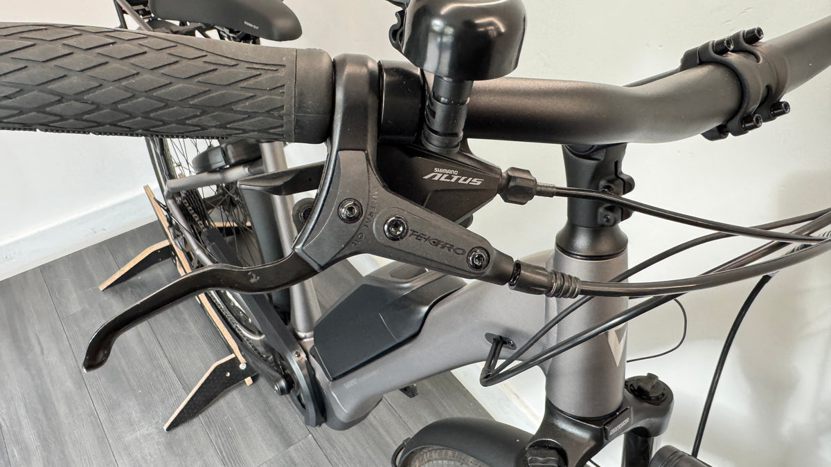 Giant Expression E+ 2 SMALL Electric Bike Trekking Step Through Bike only 210 miles
