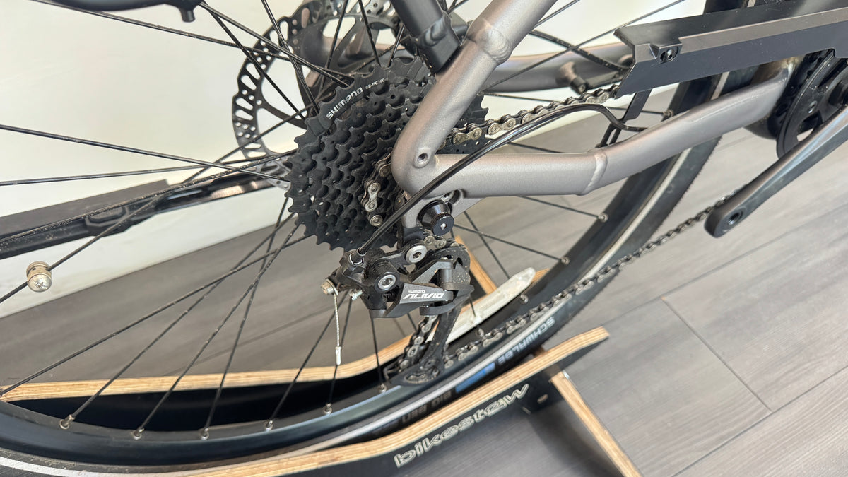 Giant Expression E+ 2 SMALL Electric Bike Trekking Step Through Bike only 210 miles