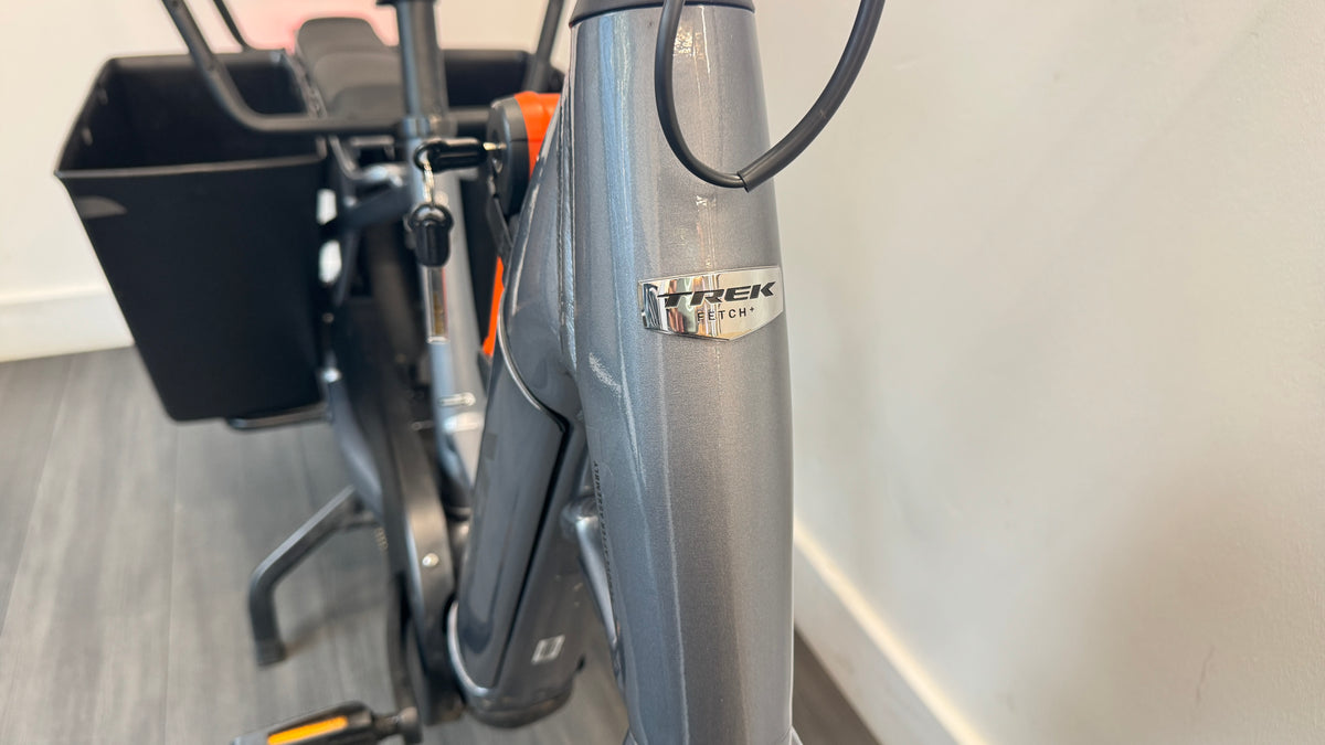 Trek Fetch+ 2 Galactic Grey 41 Bosch Cargo Electric Bike Cargo Bike With Baskets and Pannier Kit Rack Fetch+ 2