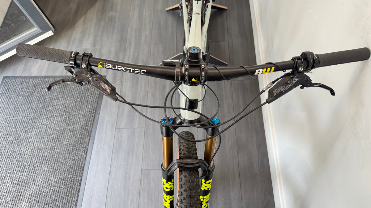 Santa Cruz Heckler Carbon CC S MEDIUM Electric Bike EBIKE Shimano EP8 504Wh Burgtec Upgrades