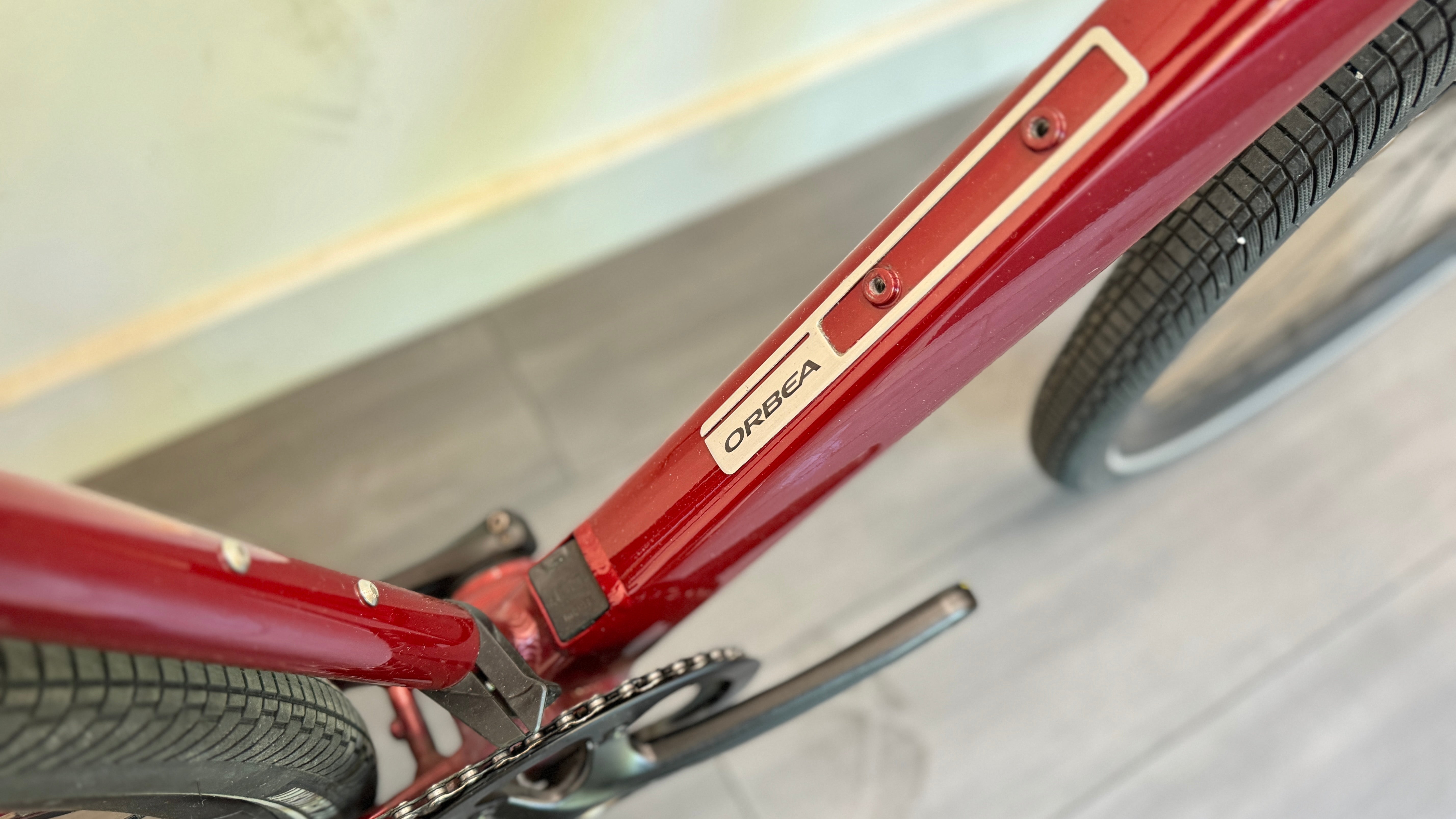 Orbea Vibe H30 2023 Crossbar ebike LARGE 53cm RED RRP £2000 Hybrid bike 687 miles