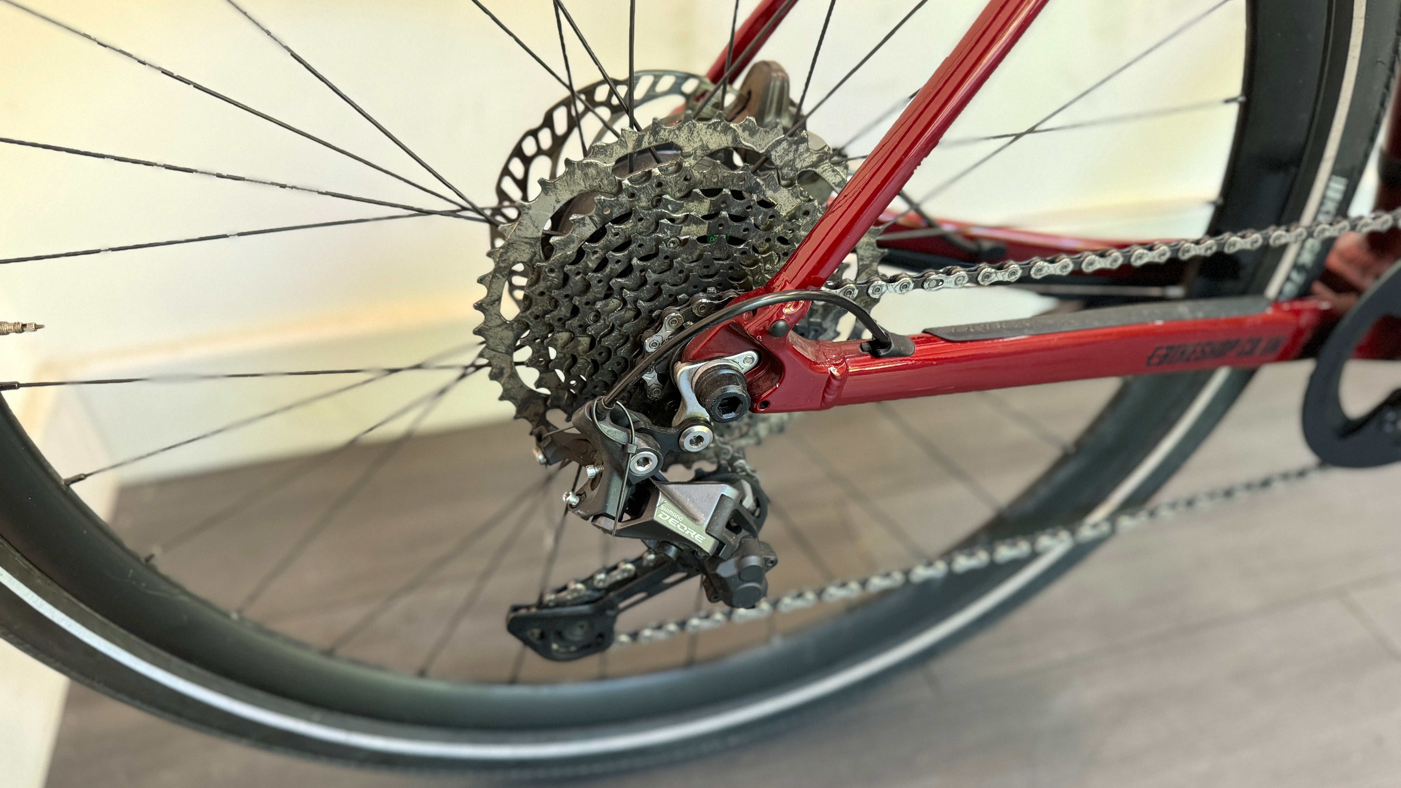 Orbea Vibe H30 2023 Crossbar ebike LARGE 53cm RED RRP £2000 Hybrid bike 687 miles