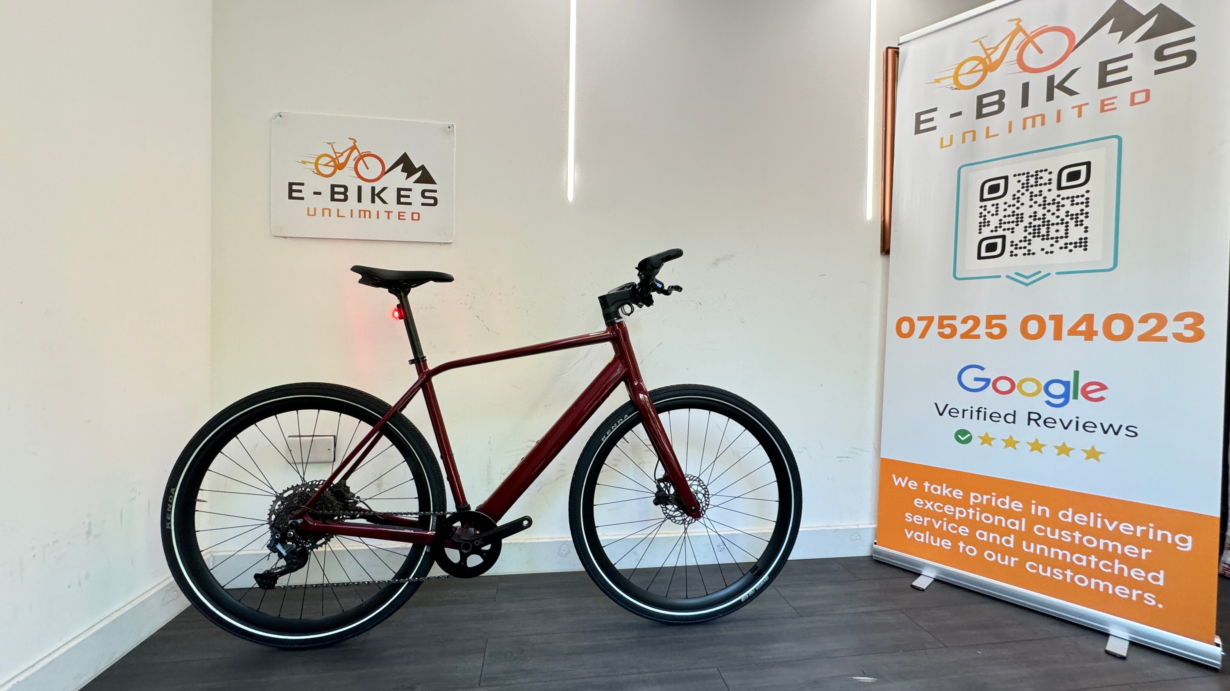 Orbea Vibe H30 2023 Crossbar ebike LARGE 53cm RED RRP £2000 Hybrid bike 687 miles