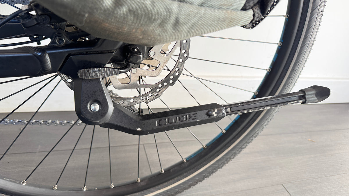 Cube Kathmandu Hybrid Pro 500 MEDIUM Hybrid E-Bike Black & Blue only 220 miles rrp £2700