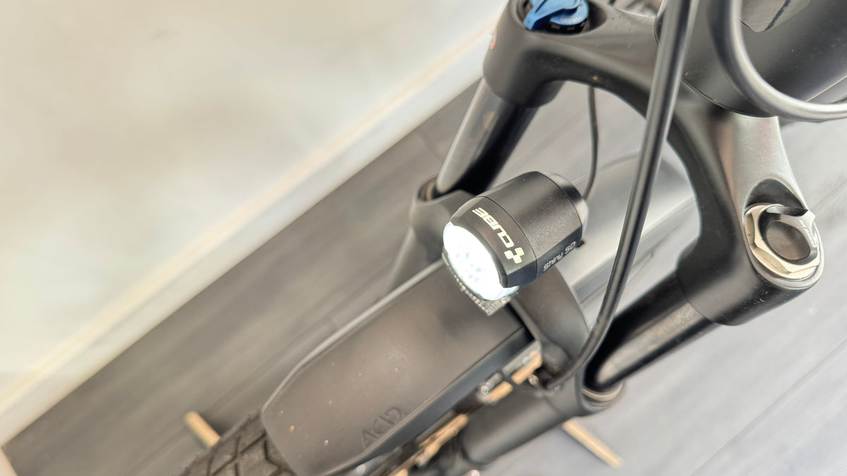 Cube Kathmandu Hybrid Pro 500 MEDIUM Hybrid E-Bike Black & Blue only 220 miles rrp £2700