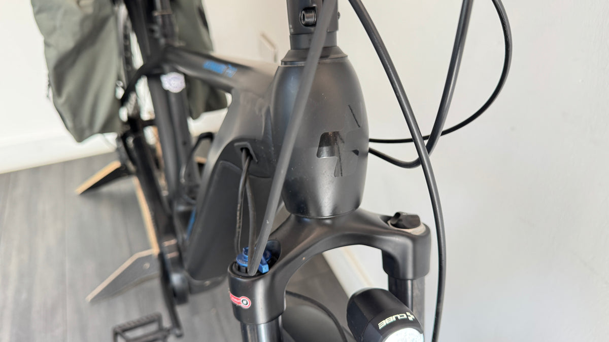 Cube Kathmandu Hybrid Pro 500 MEDIUM Hybrid E-Bike Black & Blue only 220 miles rrp £2700