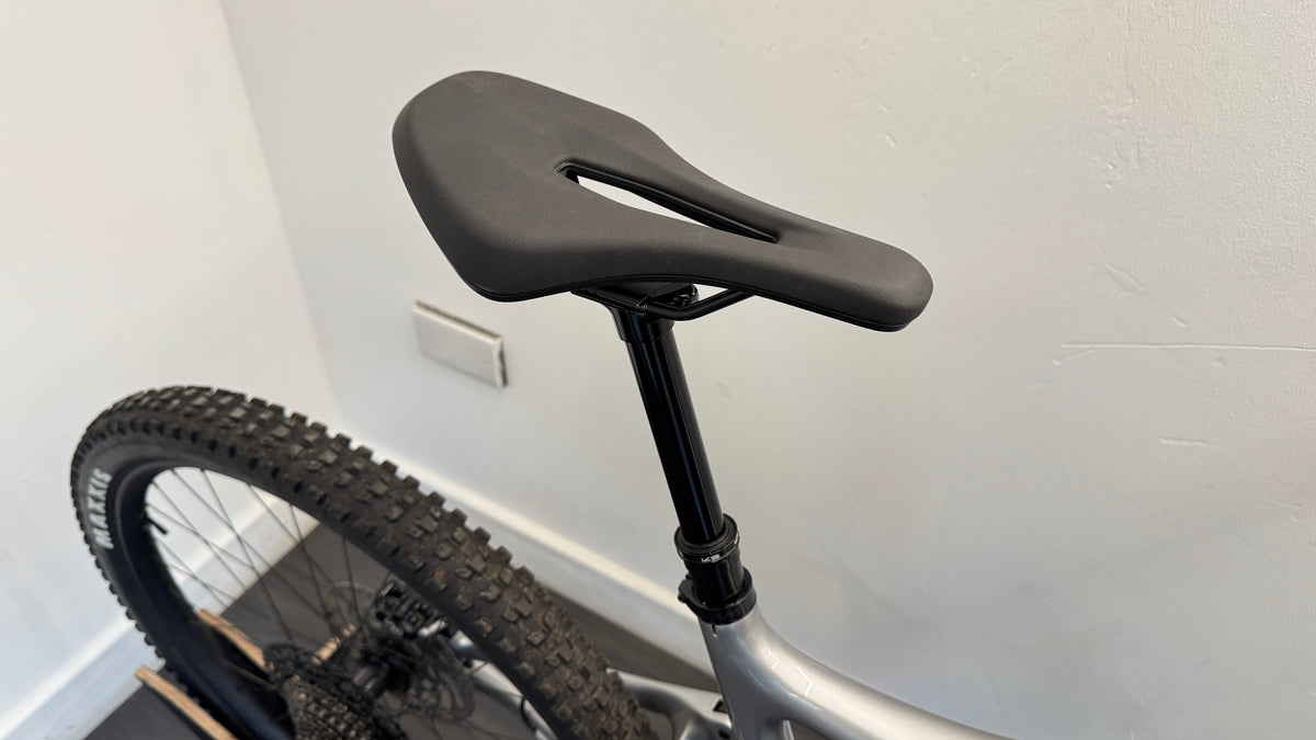 Amflow PL Carbon 800wh EXTRA LARGE (XL) Electric Mountain Bike 2026 Invisiframe only 223 miles