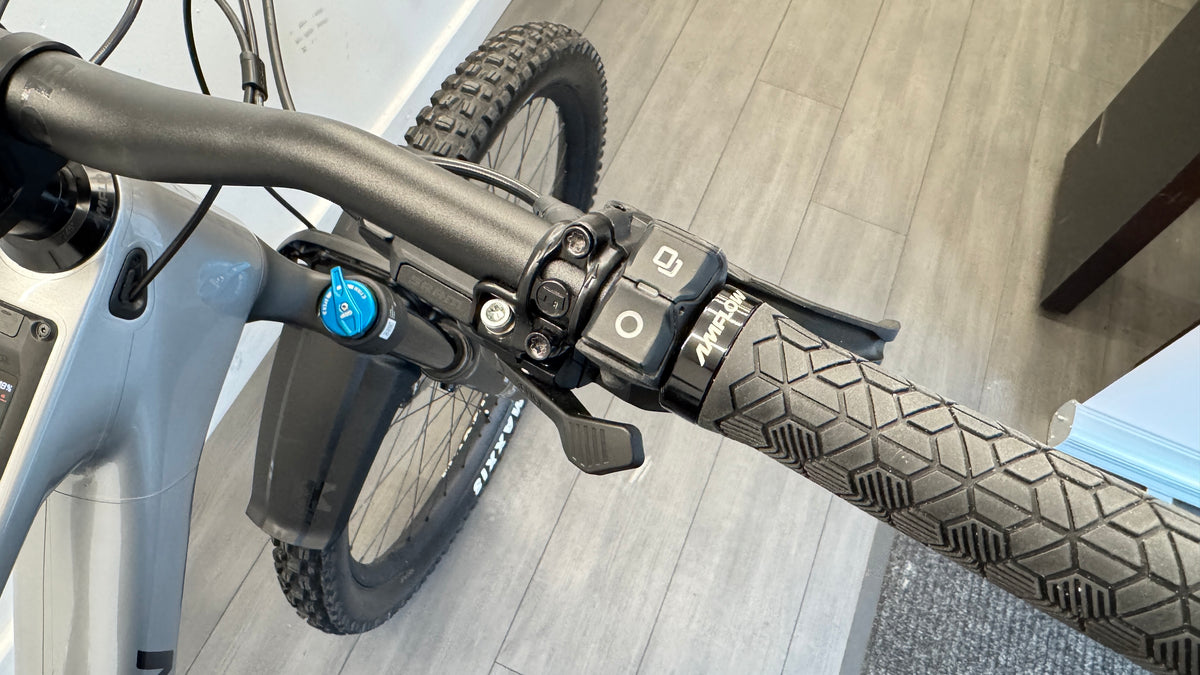 Amflow PL Carbon 800wh EXTRA LARGE (XL) Electric Mountain Bike 2026 Invisiframe only 223 miles