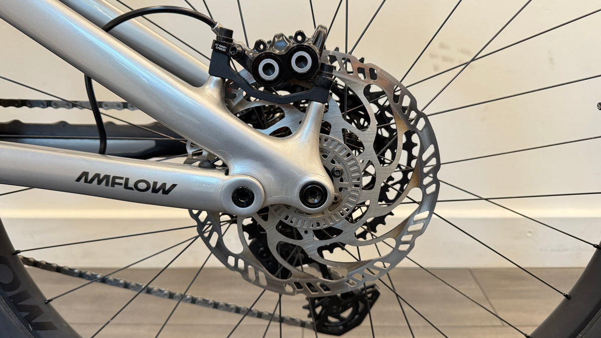 Amflow PL Carbon 800wh EXTRA LARGE (XL) Electric Mountain Bike 2026 Invisiframe only 223 miles